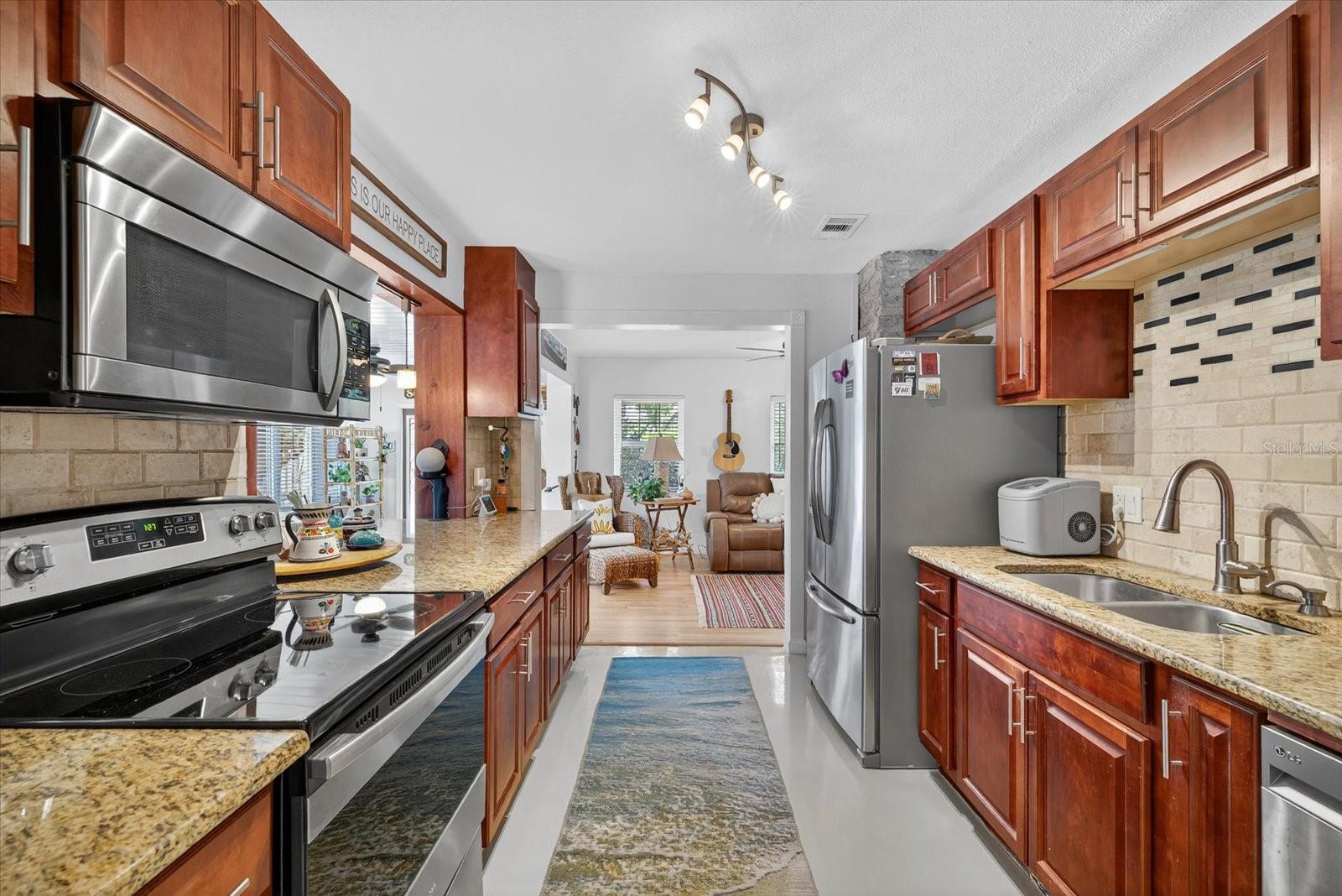 Image 12 of 54 For 6389 2nd Avenue N