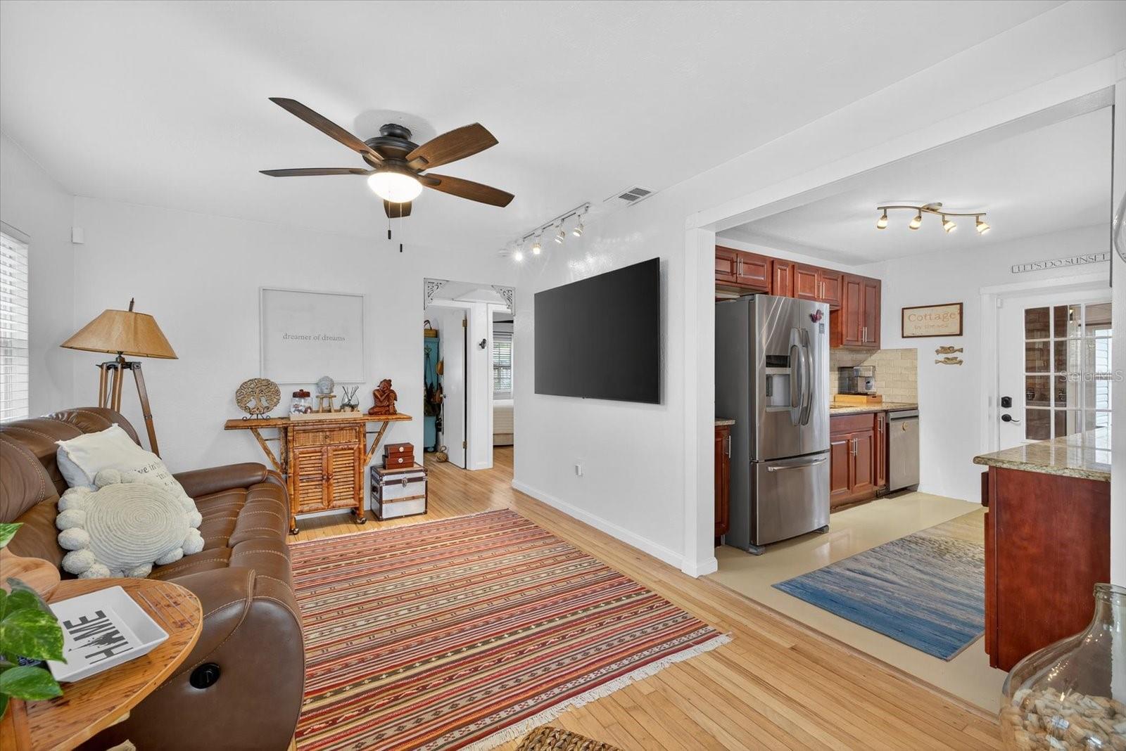 Image 14 of 54 For 6389 2nd Avenue N