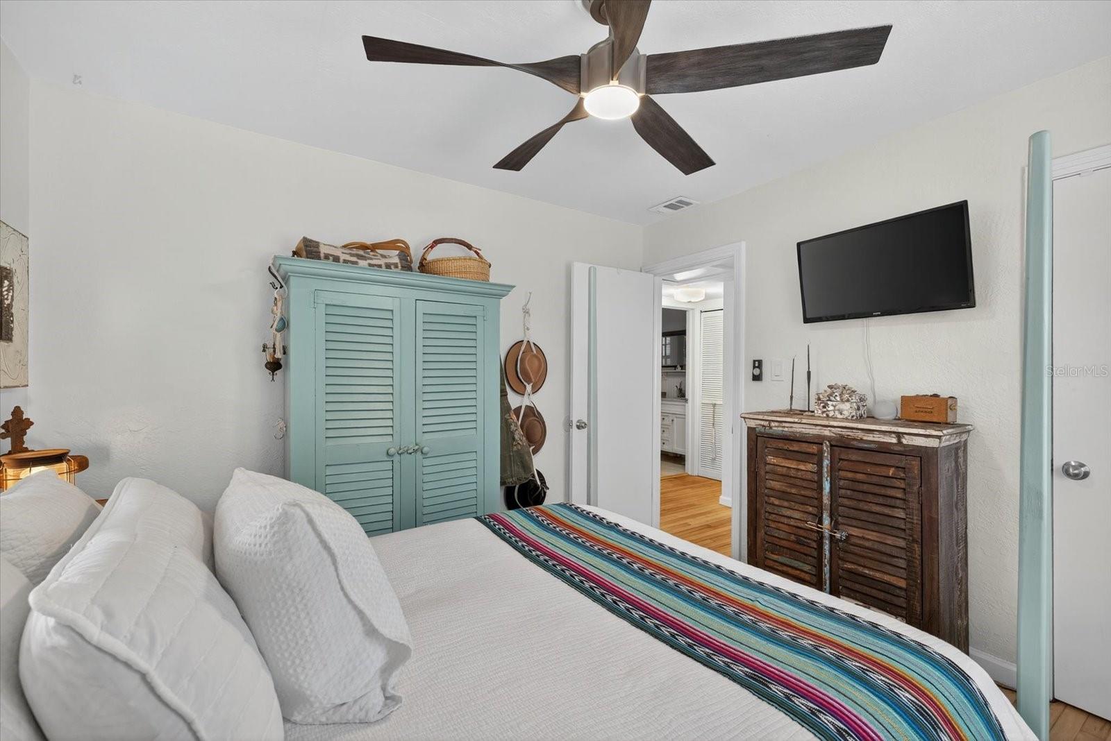 Image 18 of 54 For 6389 2nd Avenue N