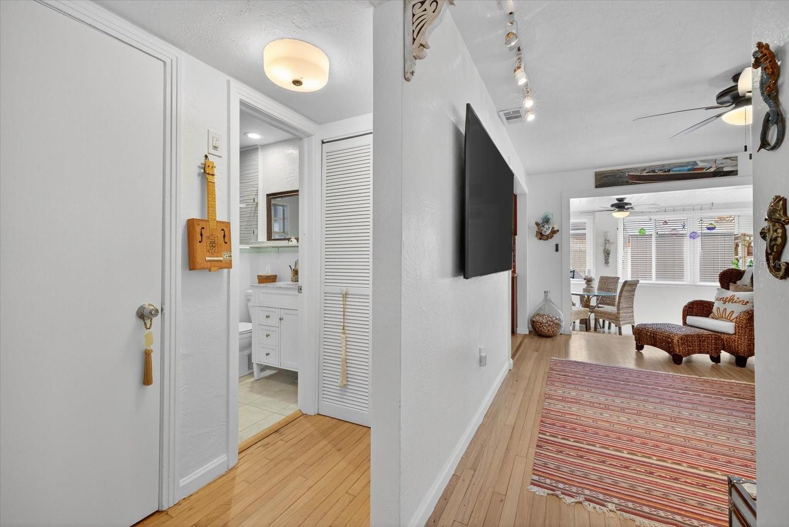 Image 20 of 54 For 6389 2nd Avenue N