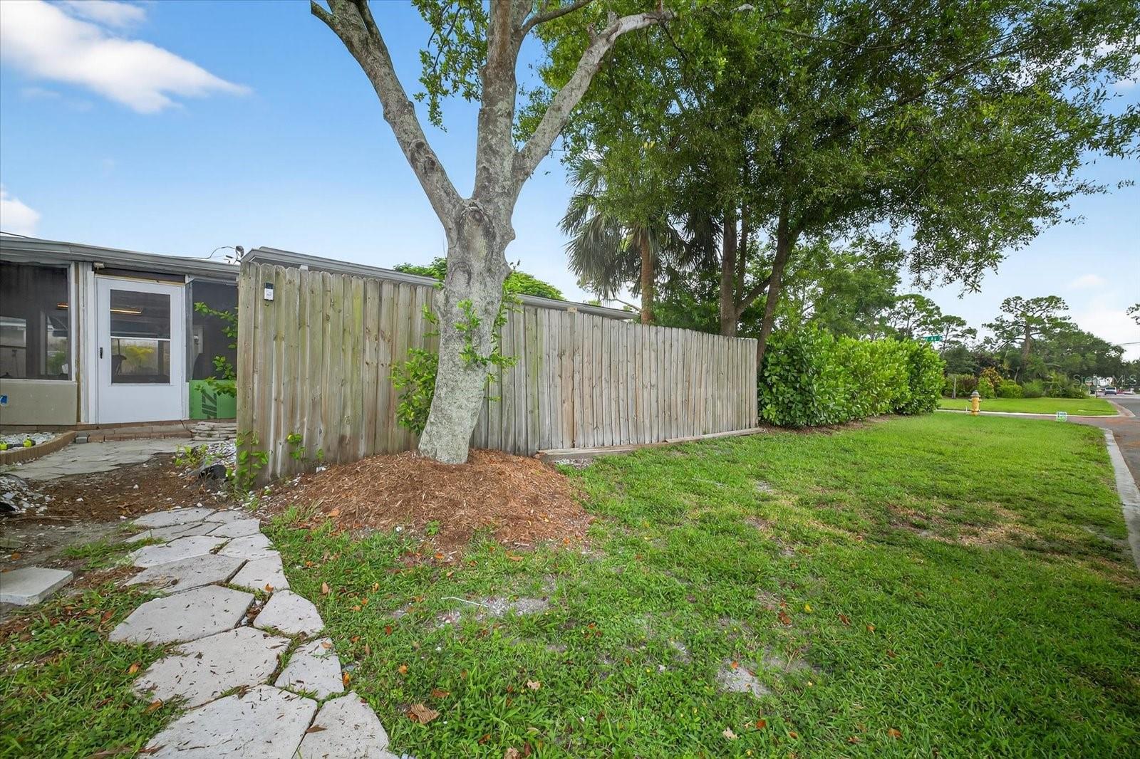 Image 34 of 54 For 6389 2nd Avenue N