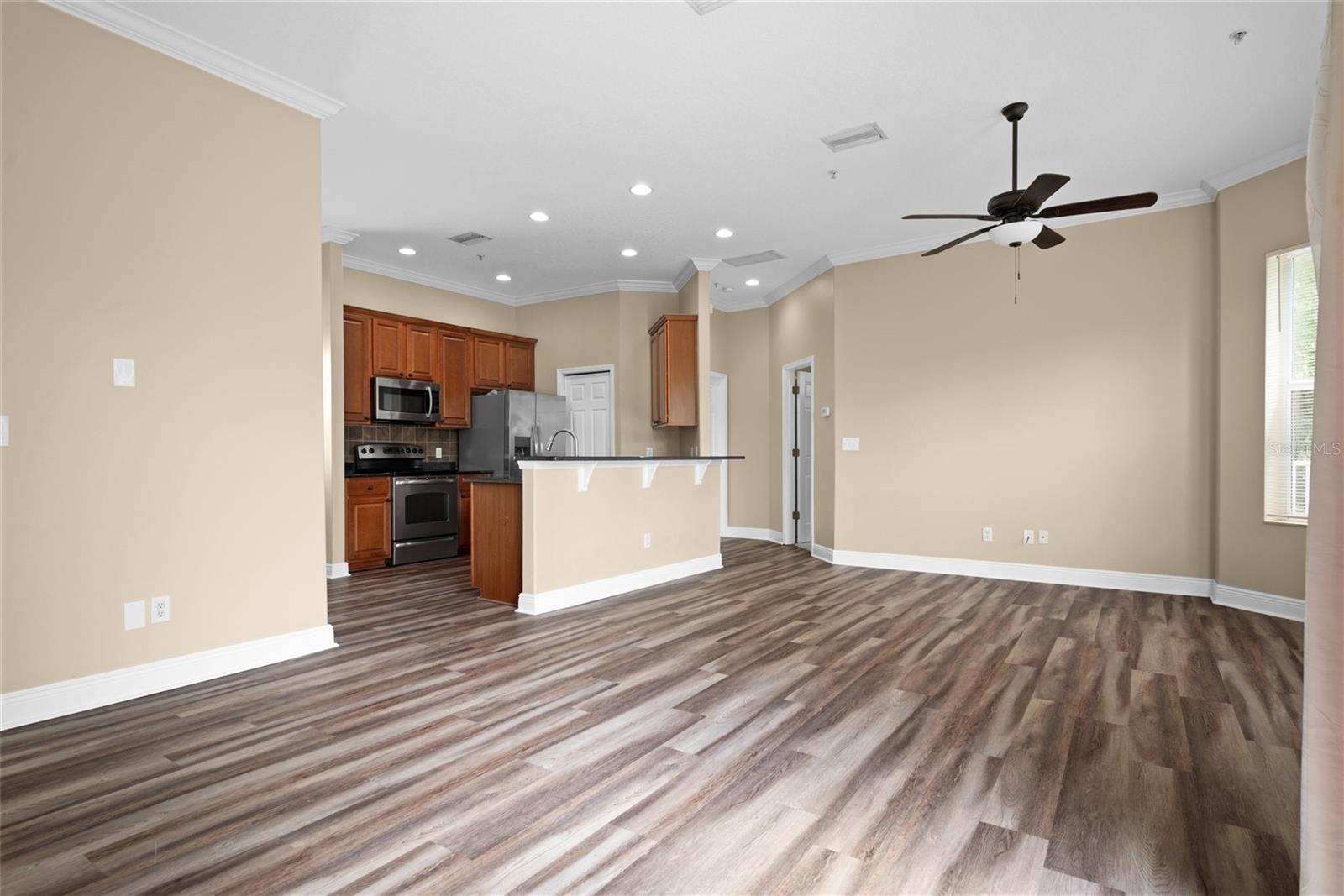 Image 10 of 39 For 463 Bayou Village Drive