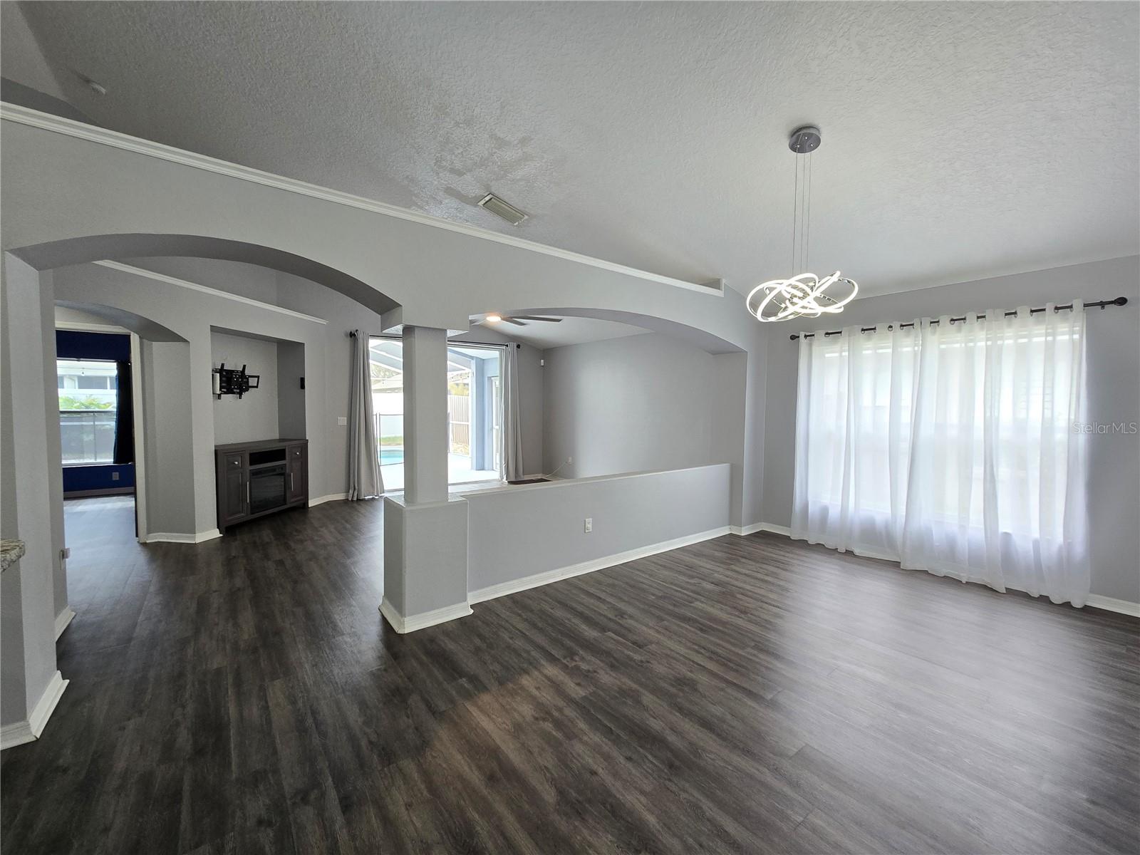 Image 4 of 31 For 10117 Somersby Drive