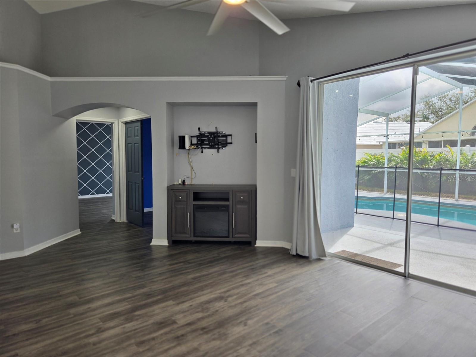 Image 8 of 31 For 10117 Somersby Drive