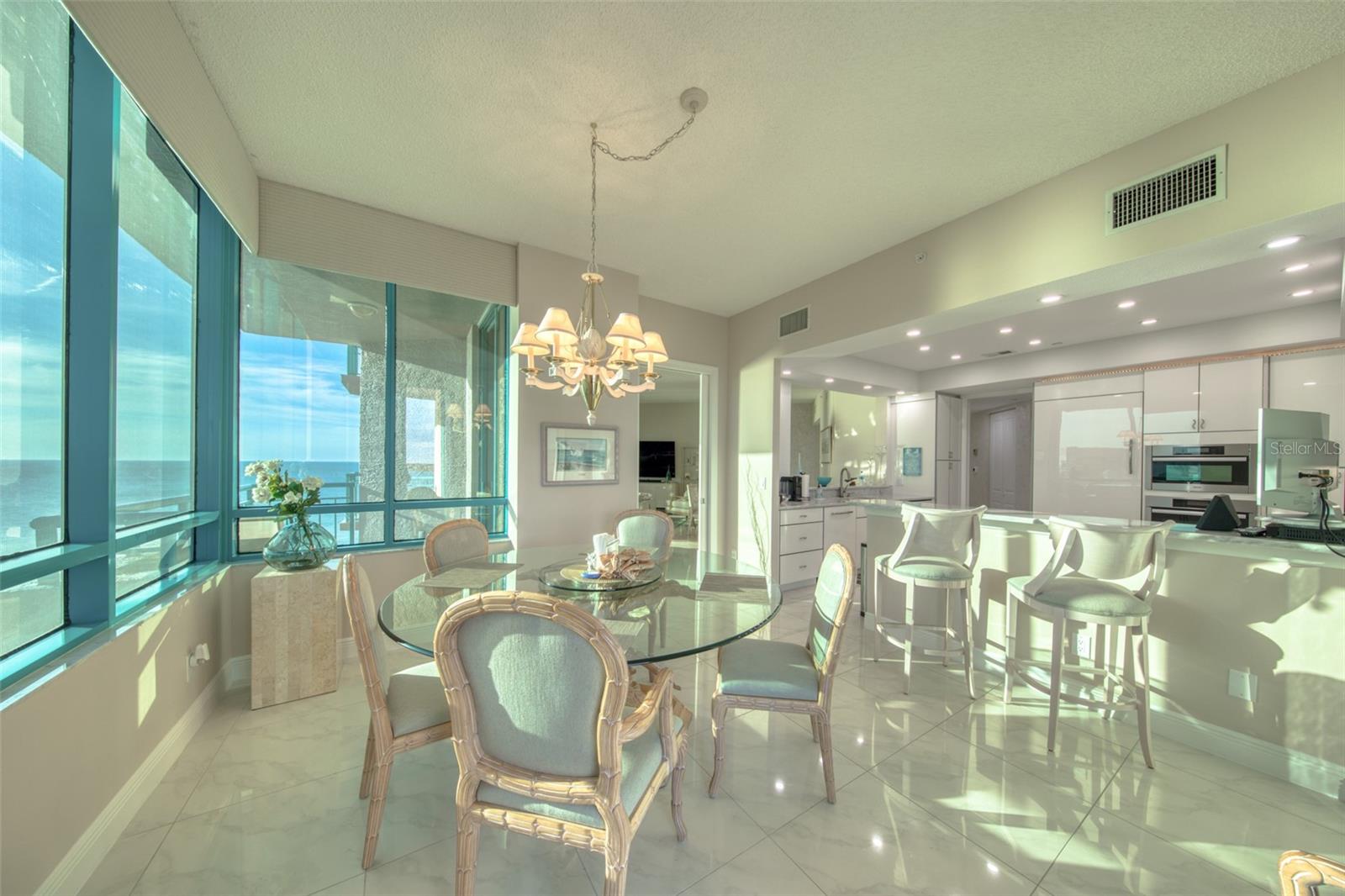 Image 14 of 56 For 1560 Gulf Boulevard 1007