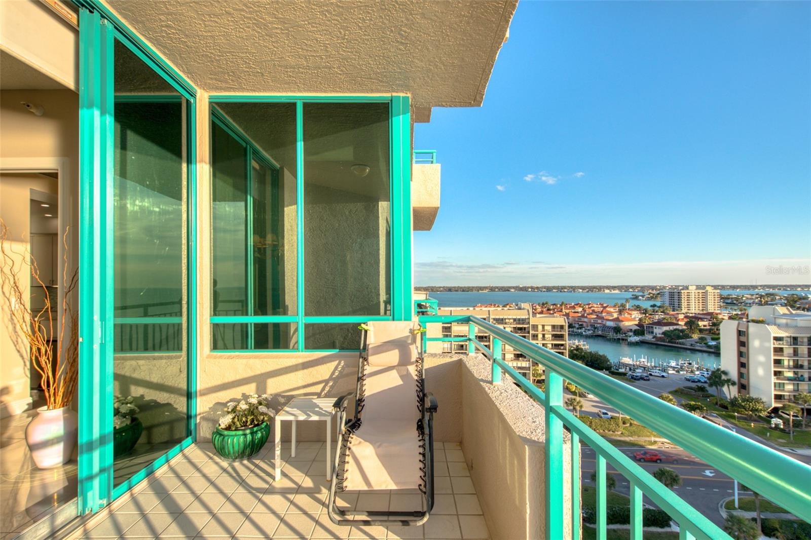 Image 17 of 56 For 1560 Gulf Boulevard 1007