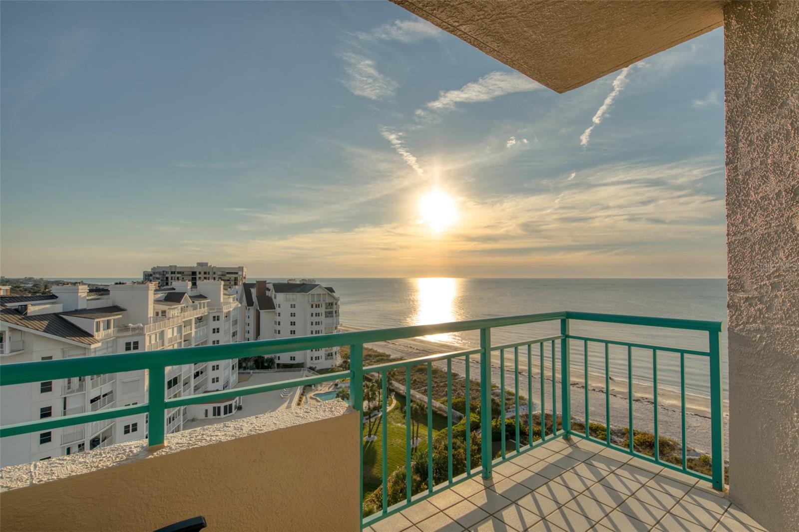 Image 18 of 56 For 1560 Gulf Boulevard 1007