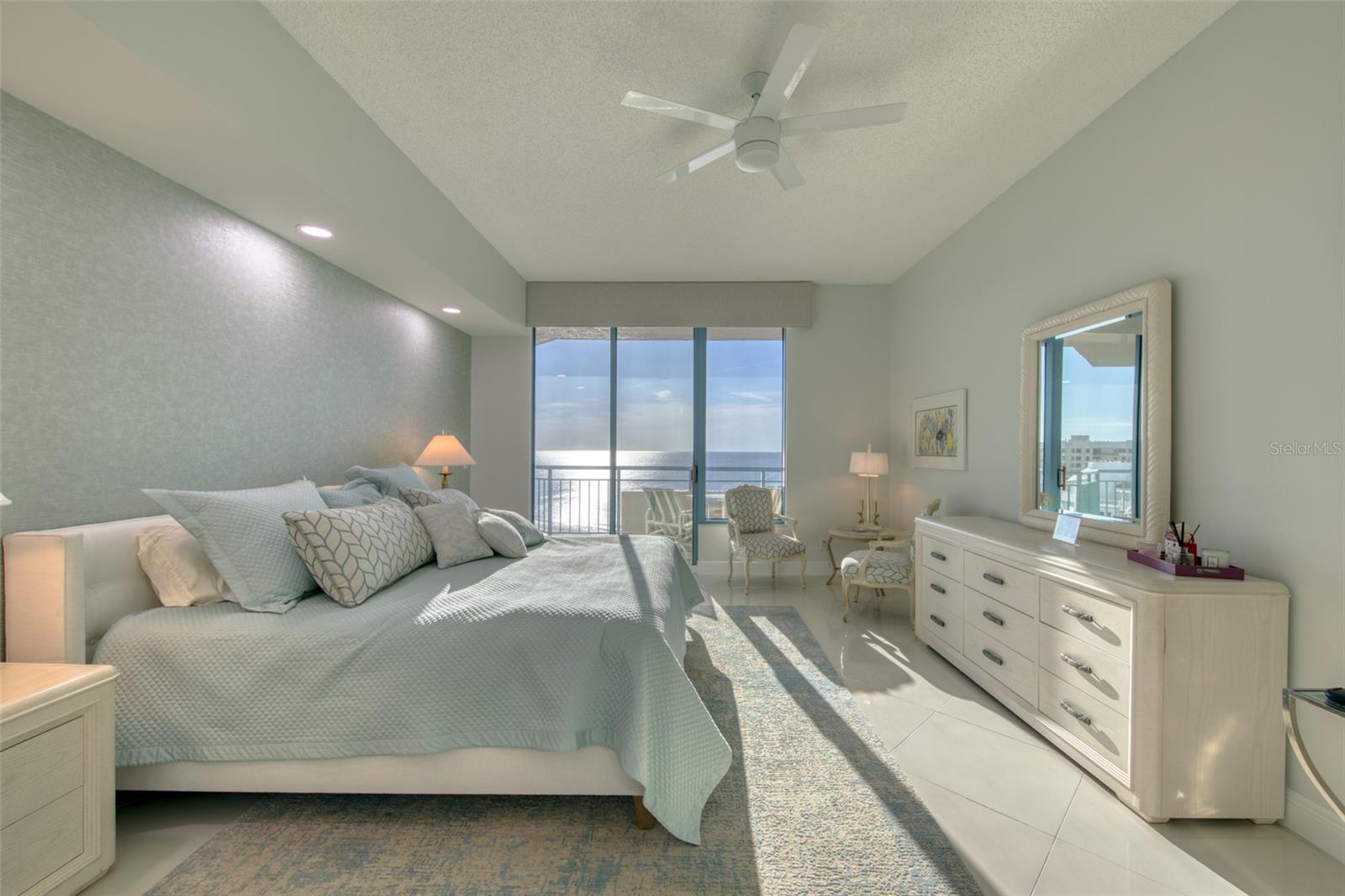 Image 23 of 56 For 1560 Gulf Boulevard 1007