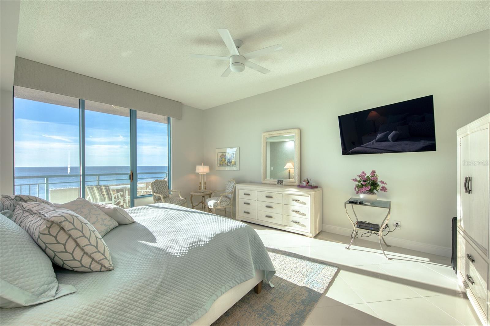 Image 24 of 56 For 1560 Gulf Boulevard 1007