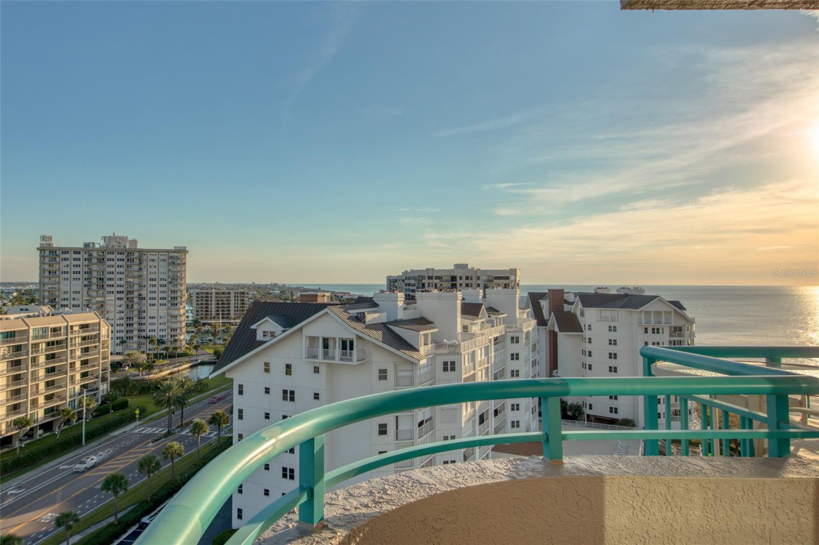 Image 3 of 56 For 1560 Gulf Boulevard 1007