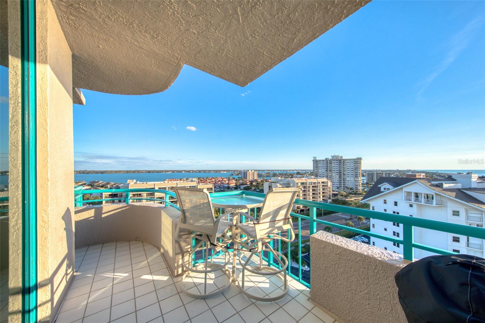 Image 33 of 56 For 1560 Gulf Boulevard 1007