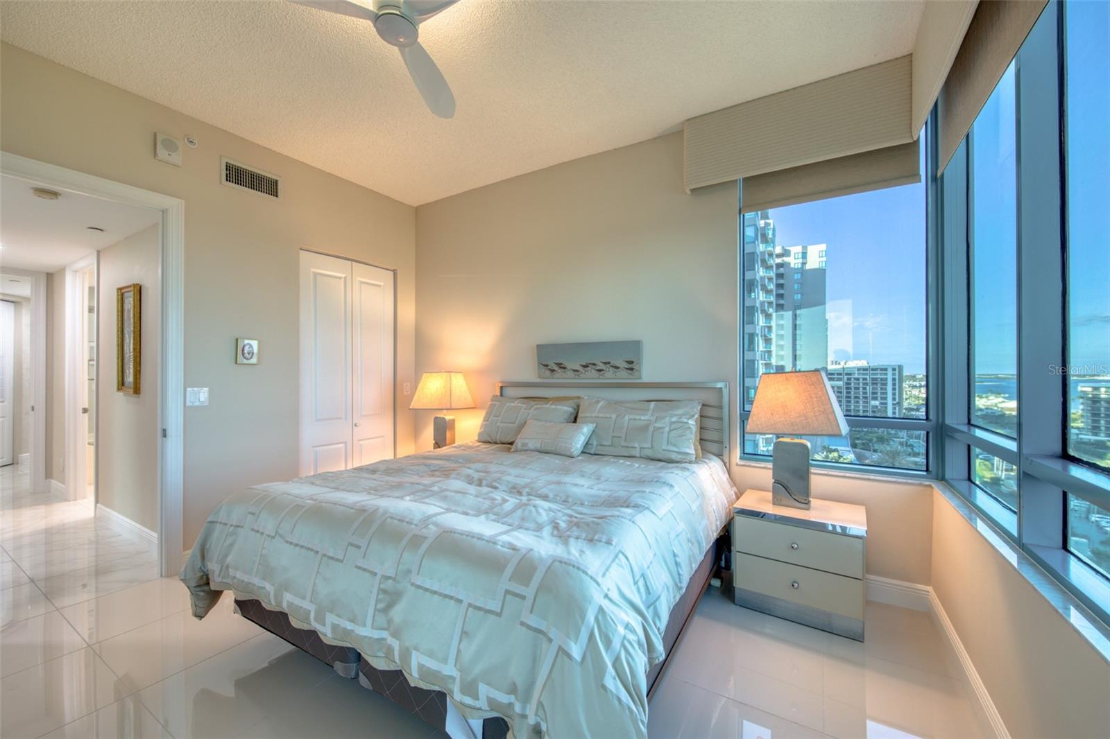 Image 36 of 56 For 1560 Gulf Boulevard 1007