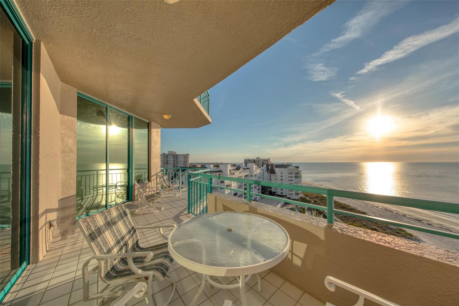 Image 4 of 56 For 1560 Gulf Boulevard 1007