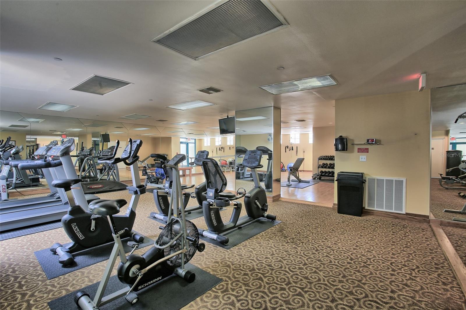 Image 49 of 56 For 1560 Gulf Boulevard 1007