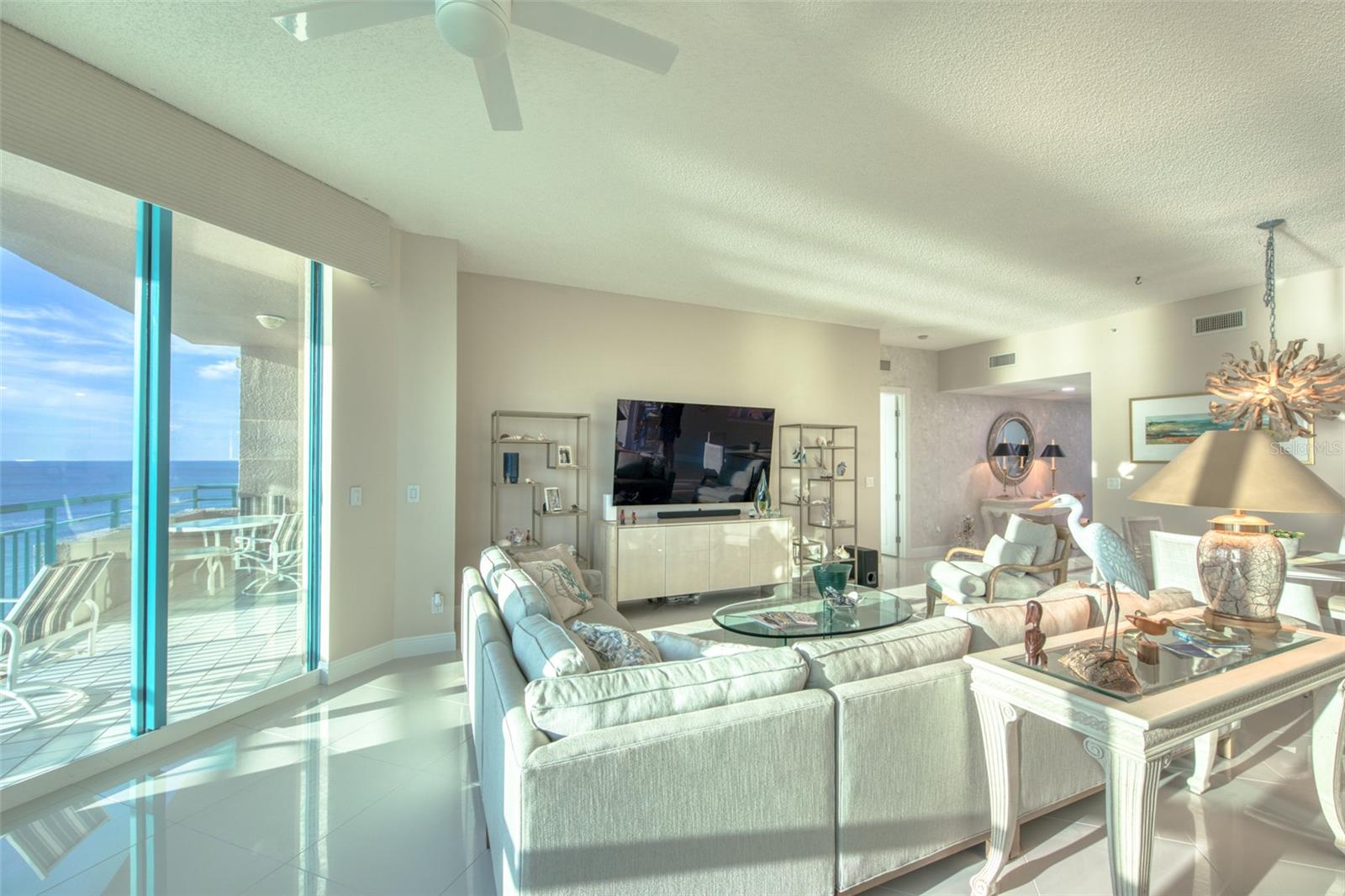 Image 6 of 56 For 1560 Gulf Boulevard 1007
