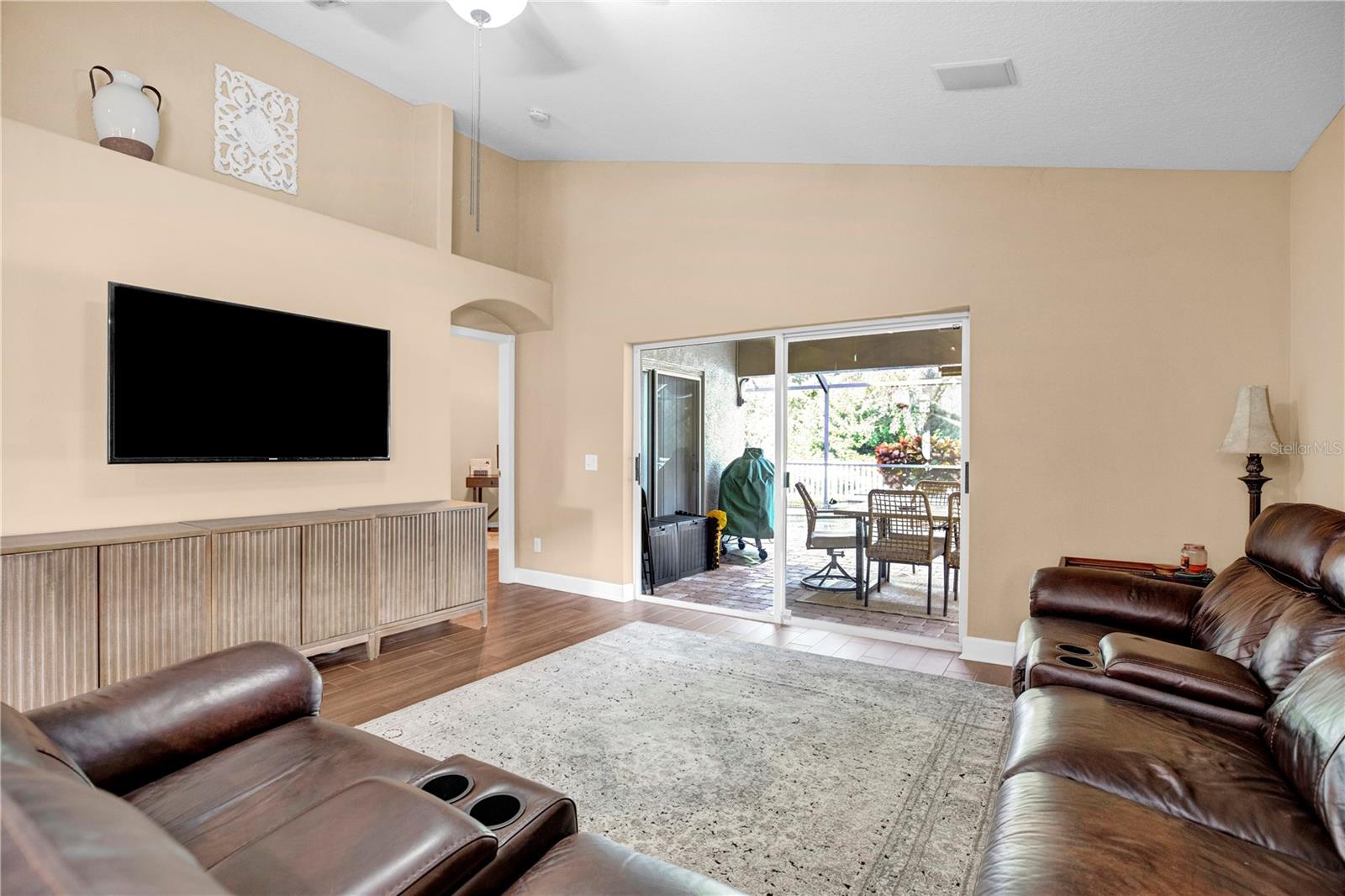 Image 39 of 89 For 341 Bay Arbor Boulevard