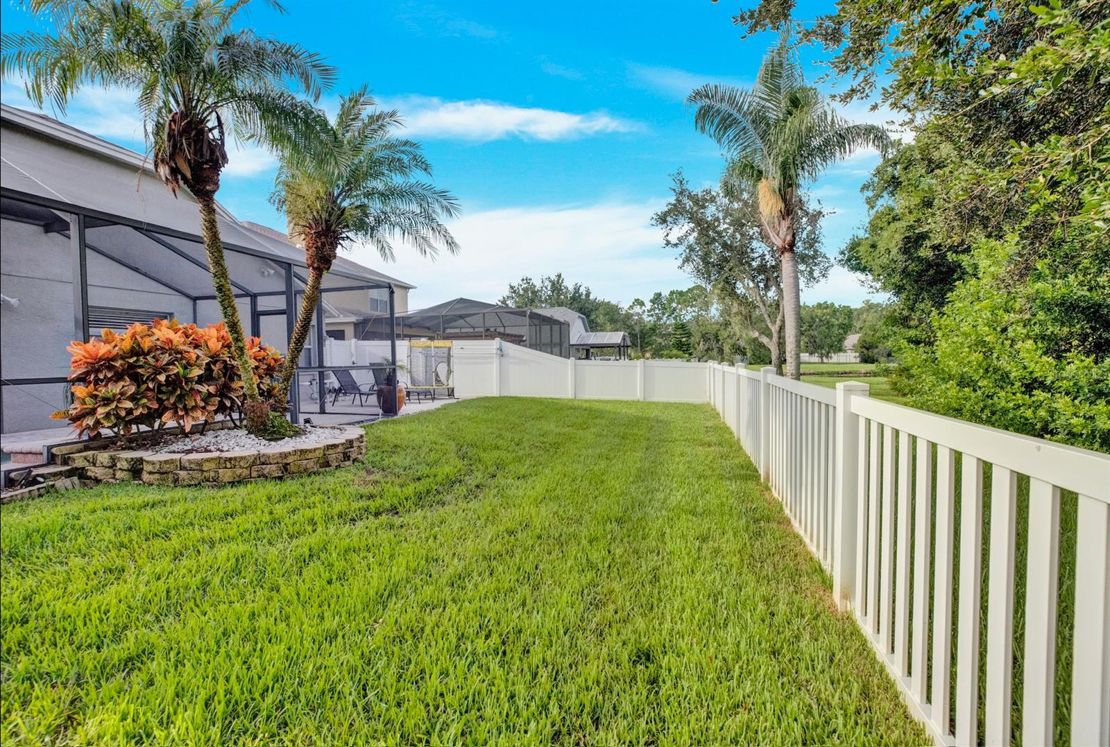 Image 74 of 89 For 341 Bay Arbor Boulevard
