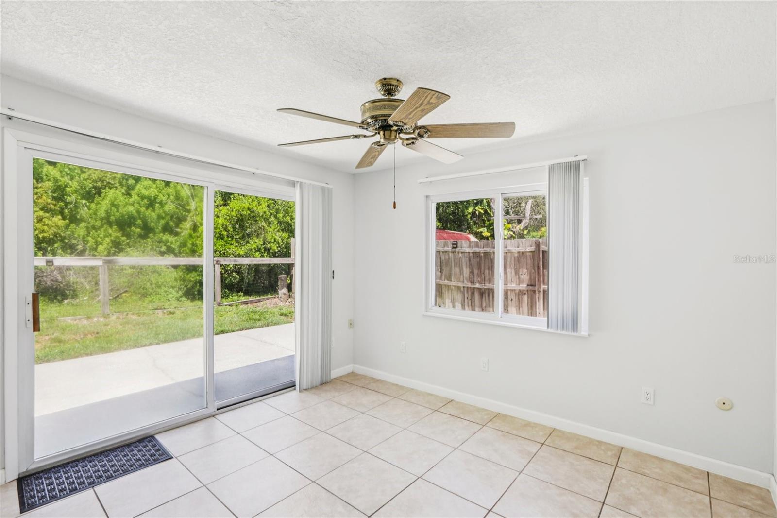 Image 22 of 45 For 4015 Litchfield Drive
