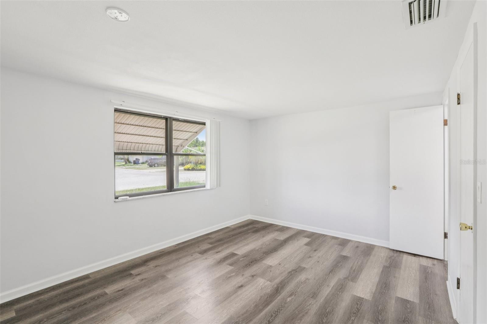 Image 31 of 45 For 4015 Litchfield Drive