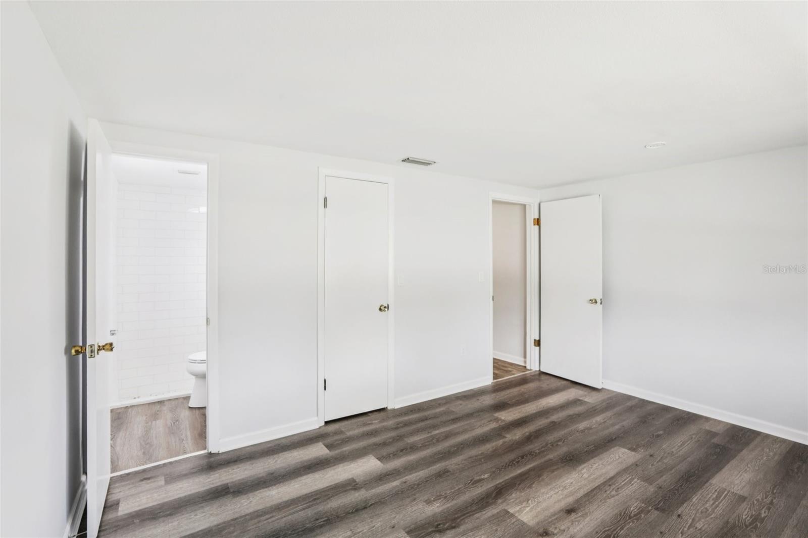 Image 33 of 45 For 4015 Litchfield Drive
