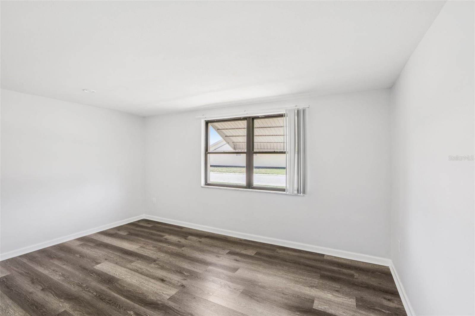 Image 34 of 45 For 4015 Litchfield Drive