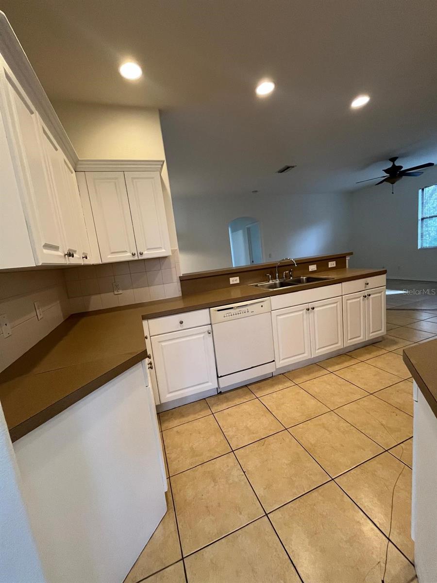 Image 3 of 8 For 4458 Maverick Street