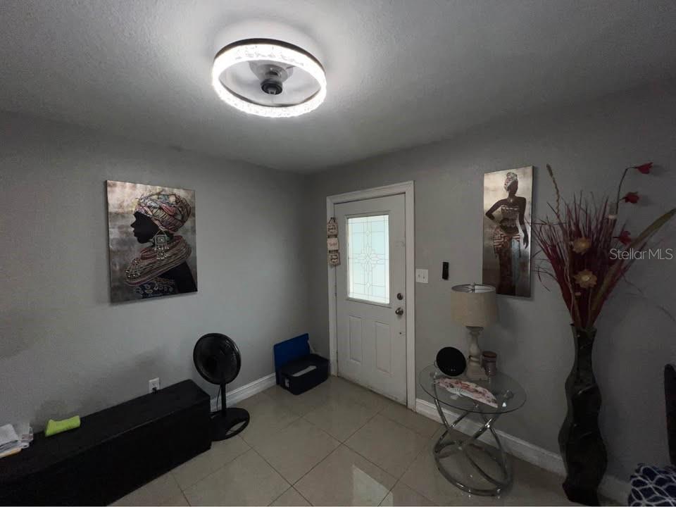 Listing photo id 0 for 4304 Deleuil Avenue