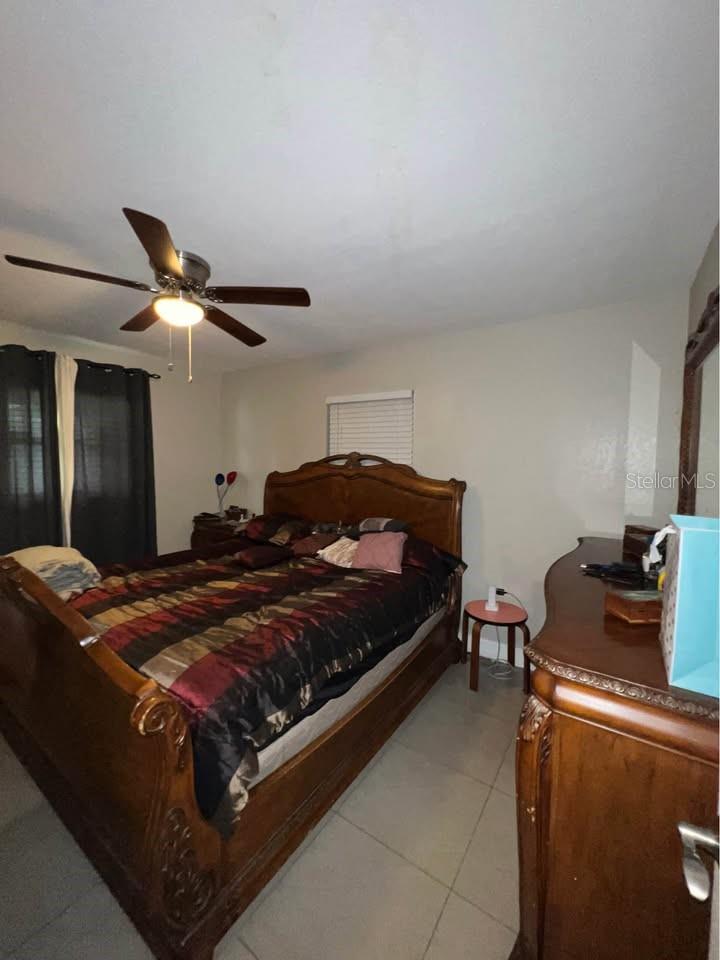 Listing photo id 5 for 4304 Deleuil Avenue