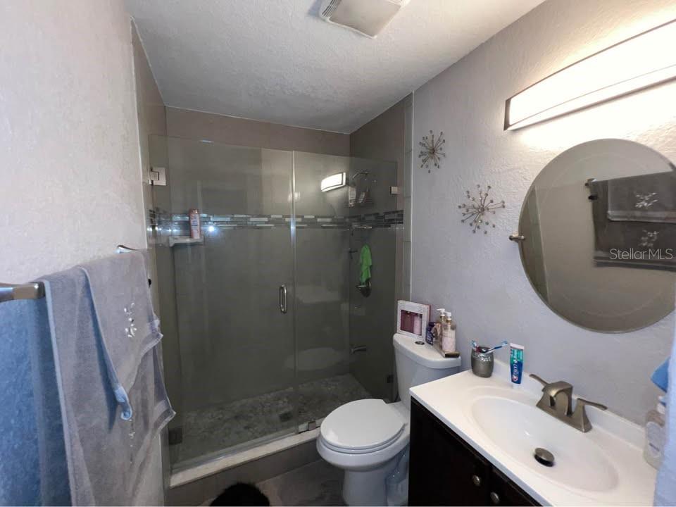 Listing photo id 6 for 4304 Deleuil Avenue