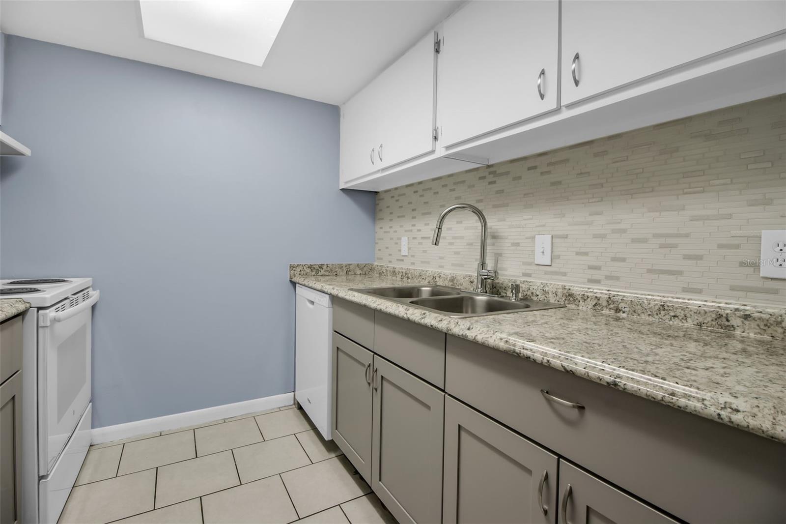 Image 14 of 31 For 4702 Michael Court 143