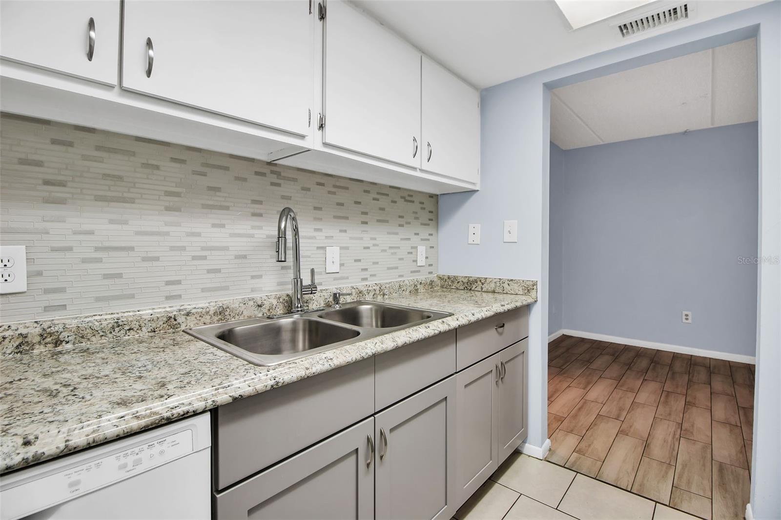 Image 16 of 31 For 4702 Michael Court 143