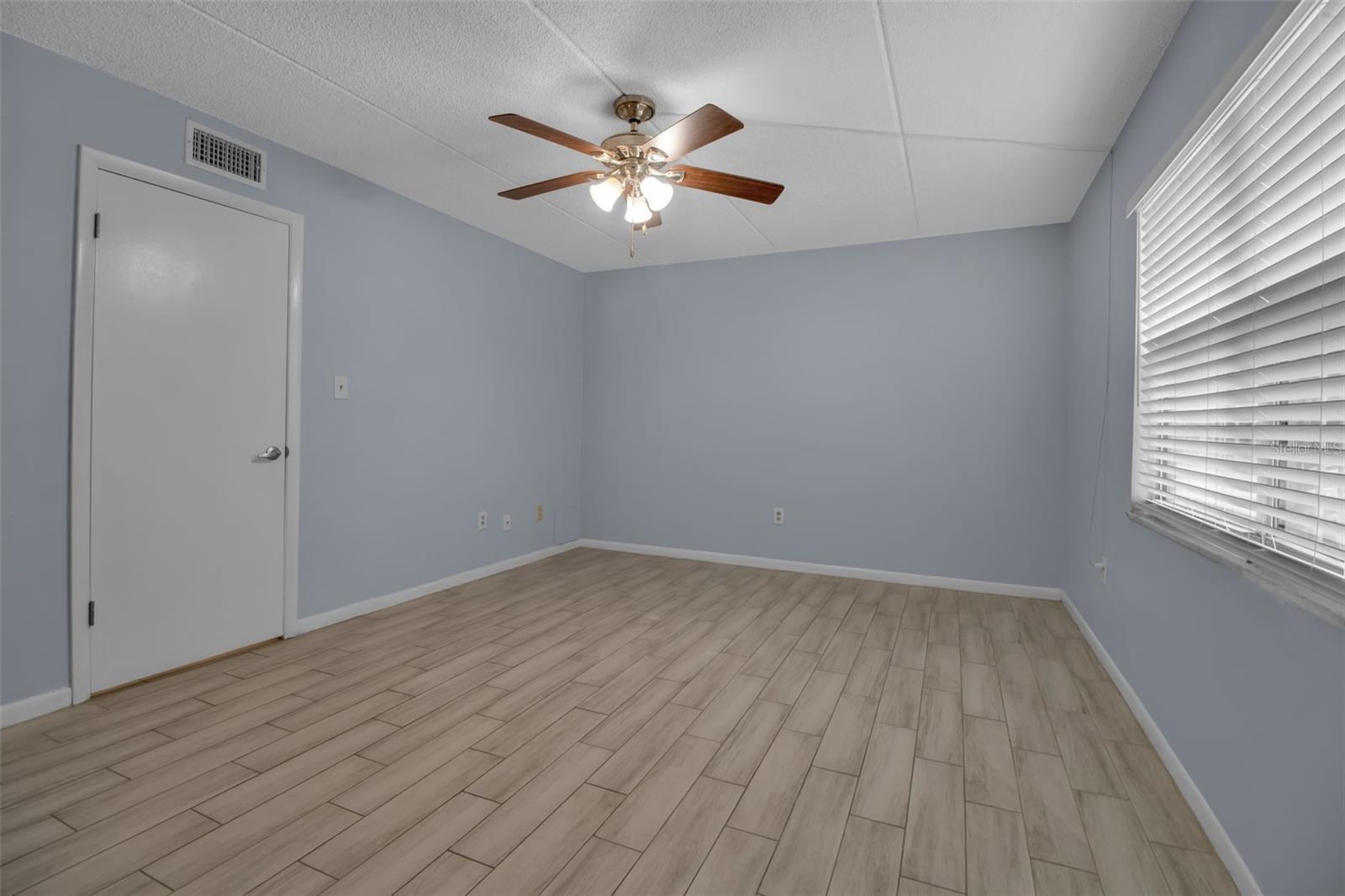 Image 20 of 31 For 4702 Michael Court 143