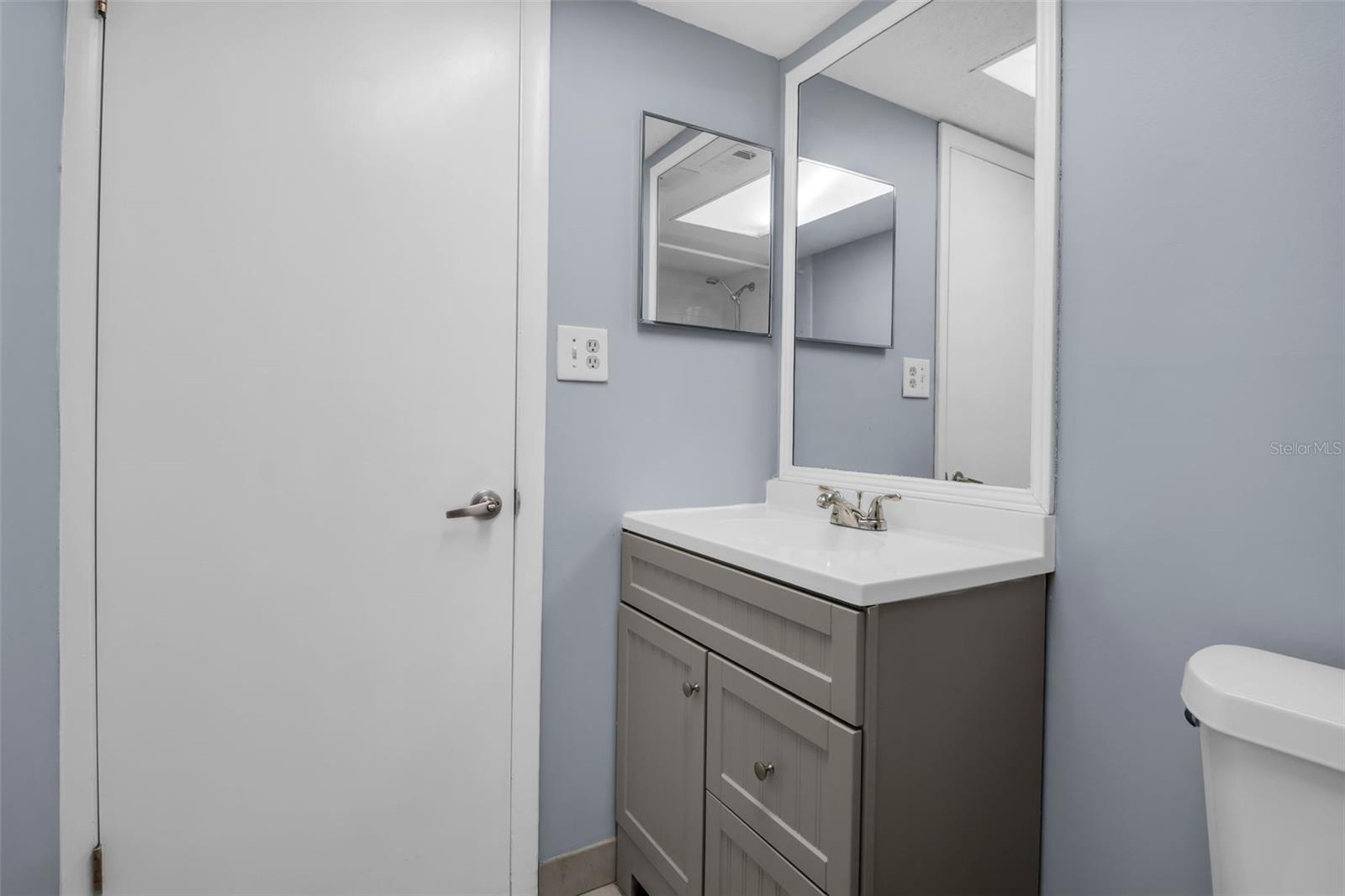 Image 24 of 31 For 4702 Michael Court 143