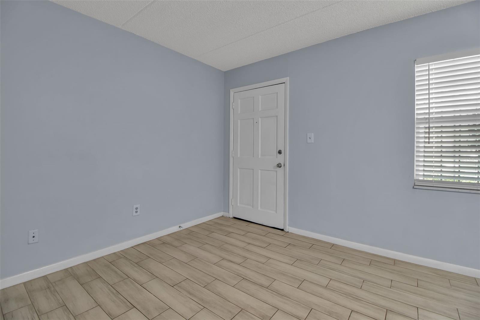 Image 4 of 31 For 4702 Michael Court 143