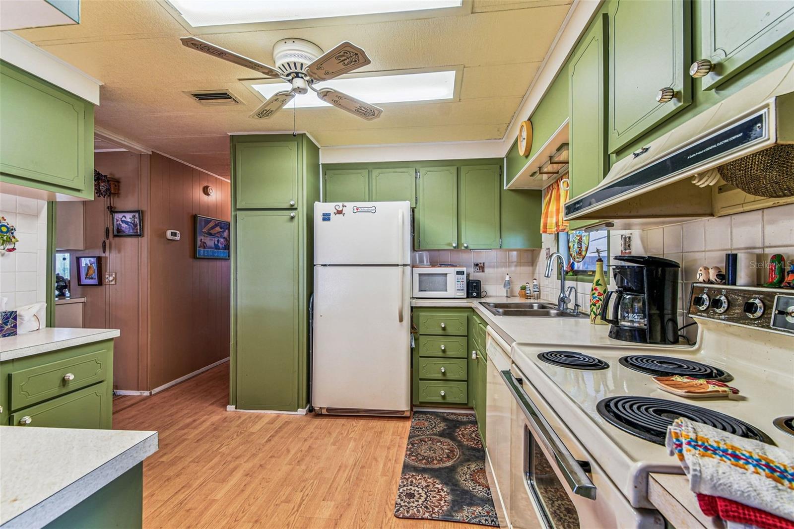 Image 13 of 72 For 12501 Ulmerton Road 241