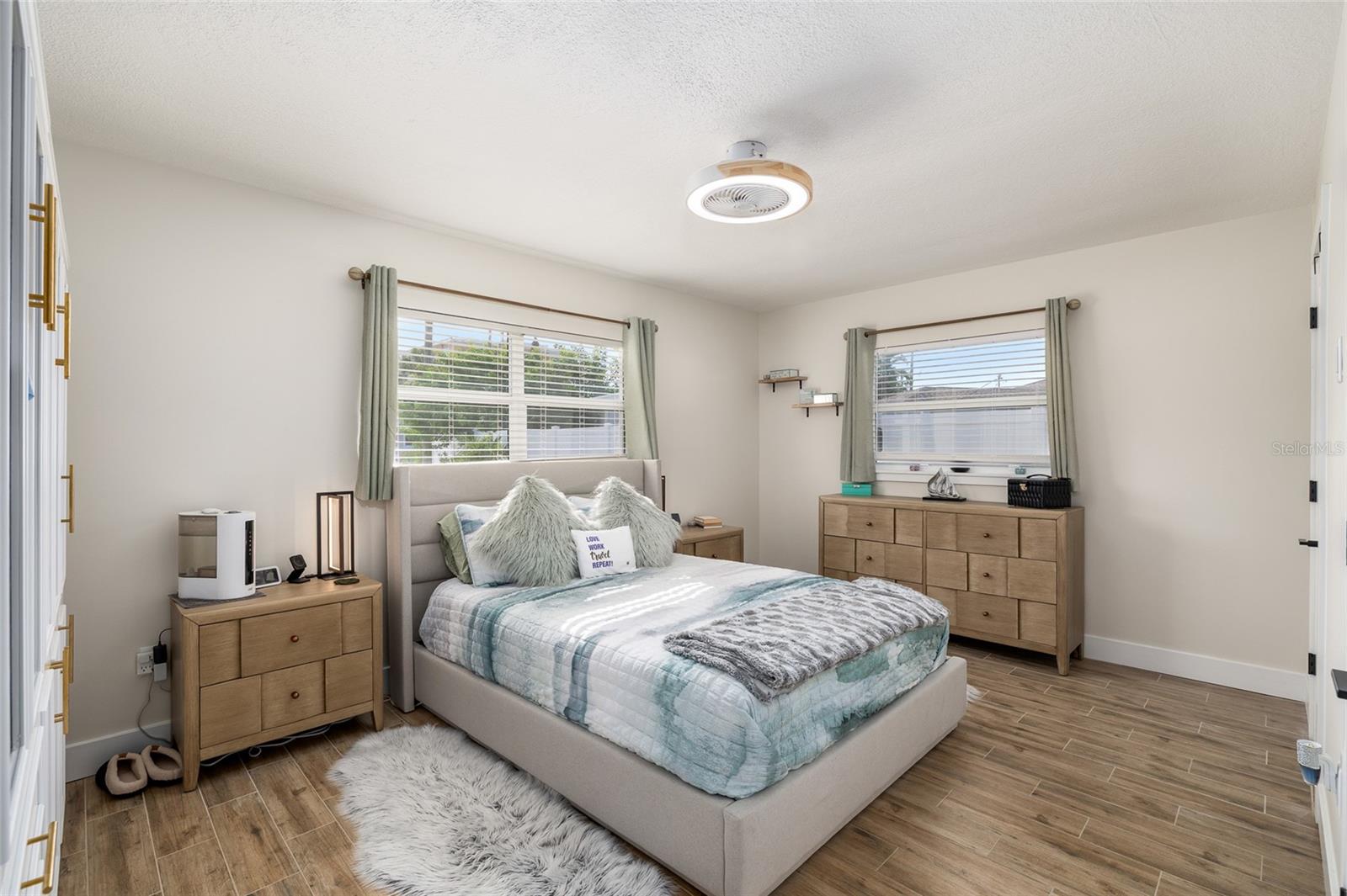 Image 17 of 48 For 987 Boca Ciega Isle Drive
