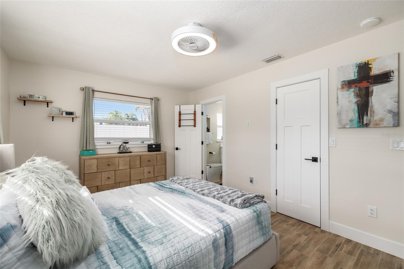 Image 18 of 48 For 987 Boca Ciega Isle Drive
