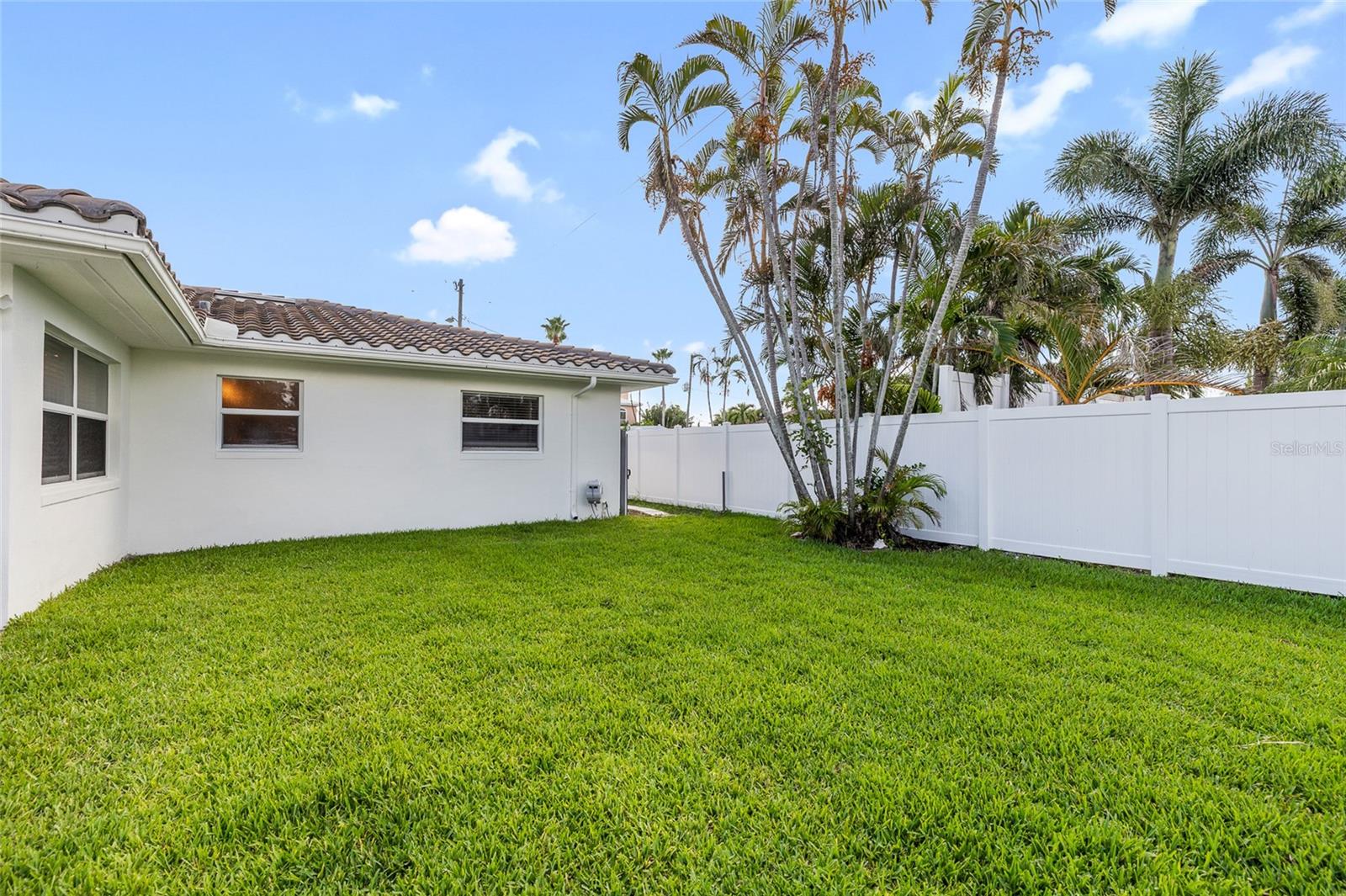Image 27 of 48 For 987 Boca Ciega Isle Drive