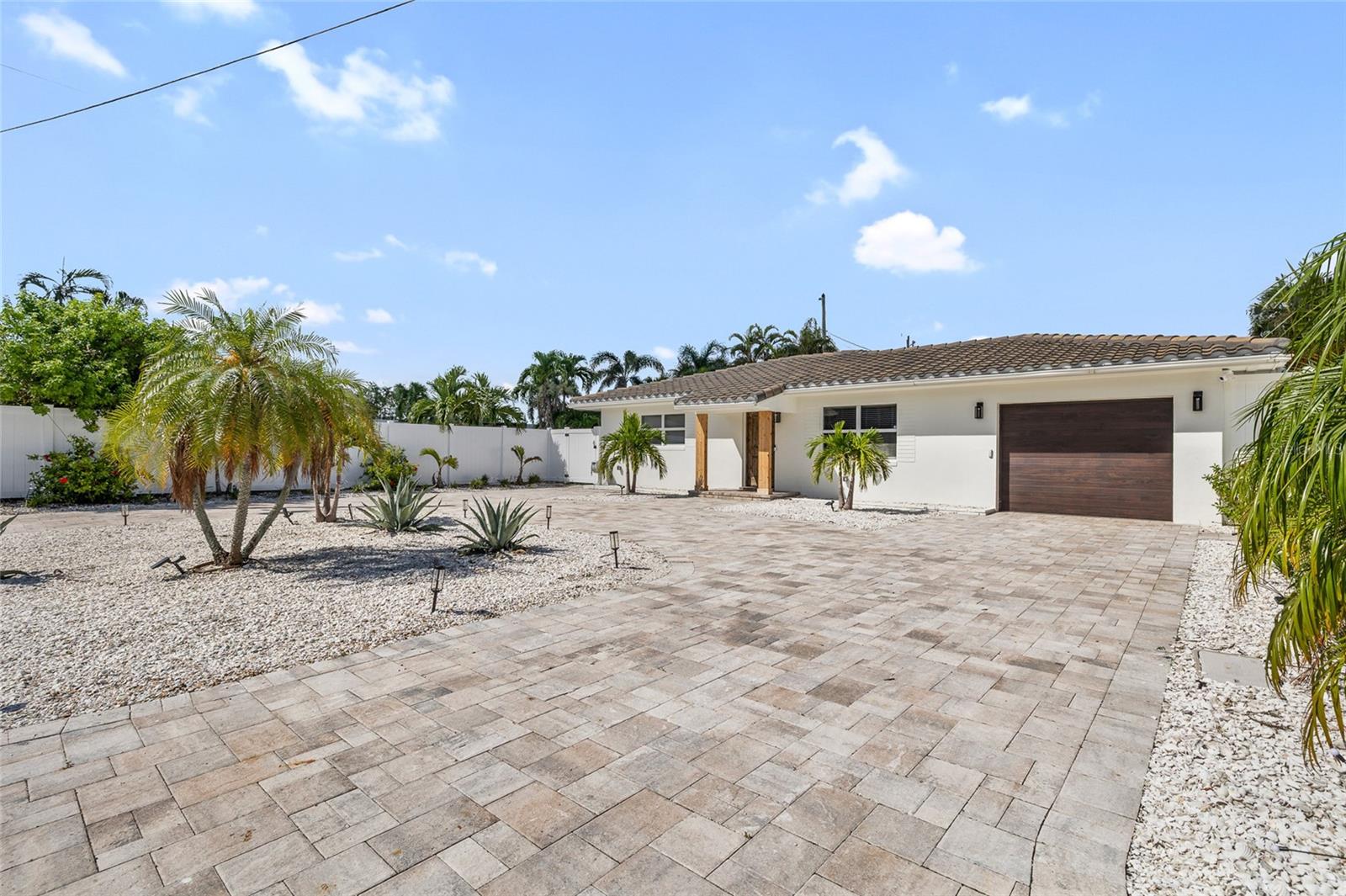 Image 6 of 48 For 987 Boca Ciega Isle Drive