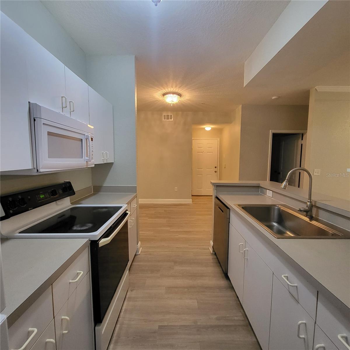 Image 14 of 32 For 17102 Carrington Park Drive 313
