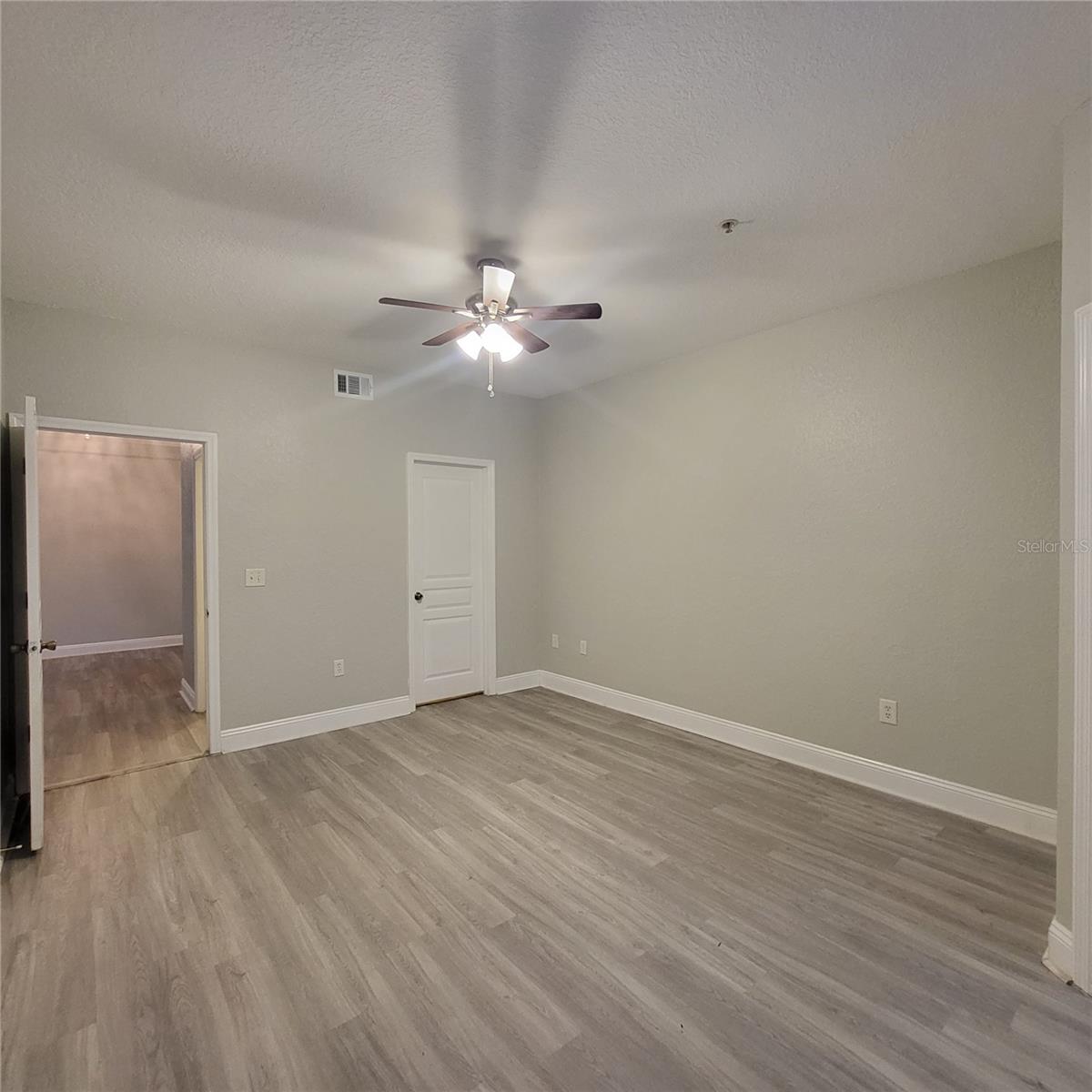 Image 19 of 32 For 17102 Carrington Park Drive 313