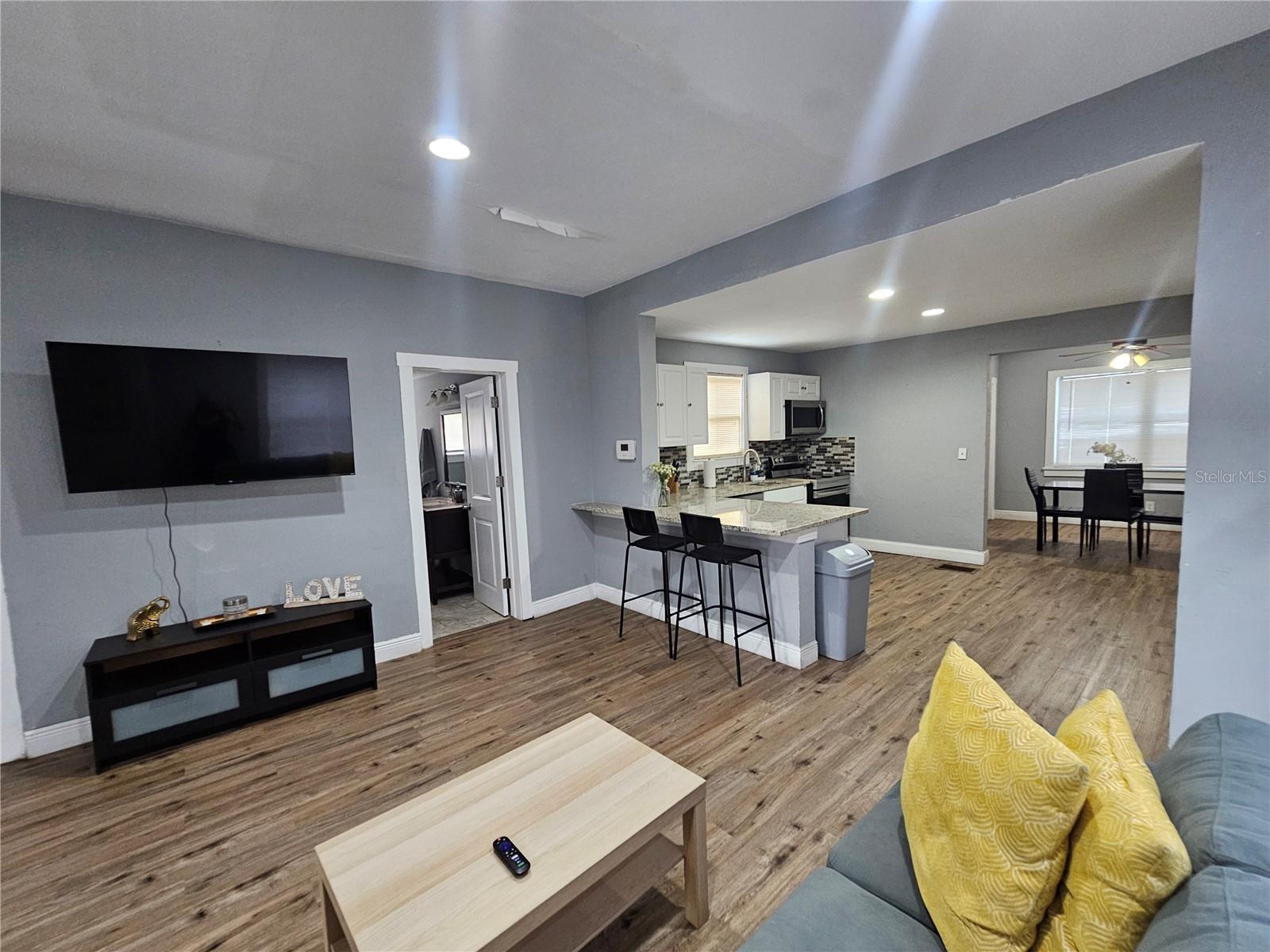Image 3 of 12 For 2805 N 9th St