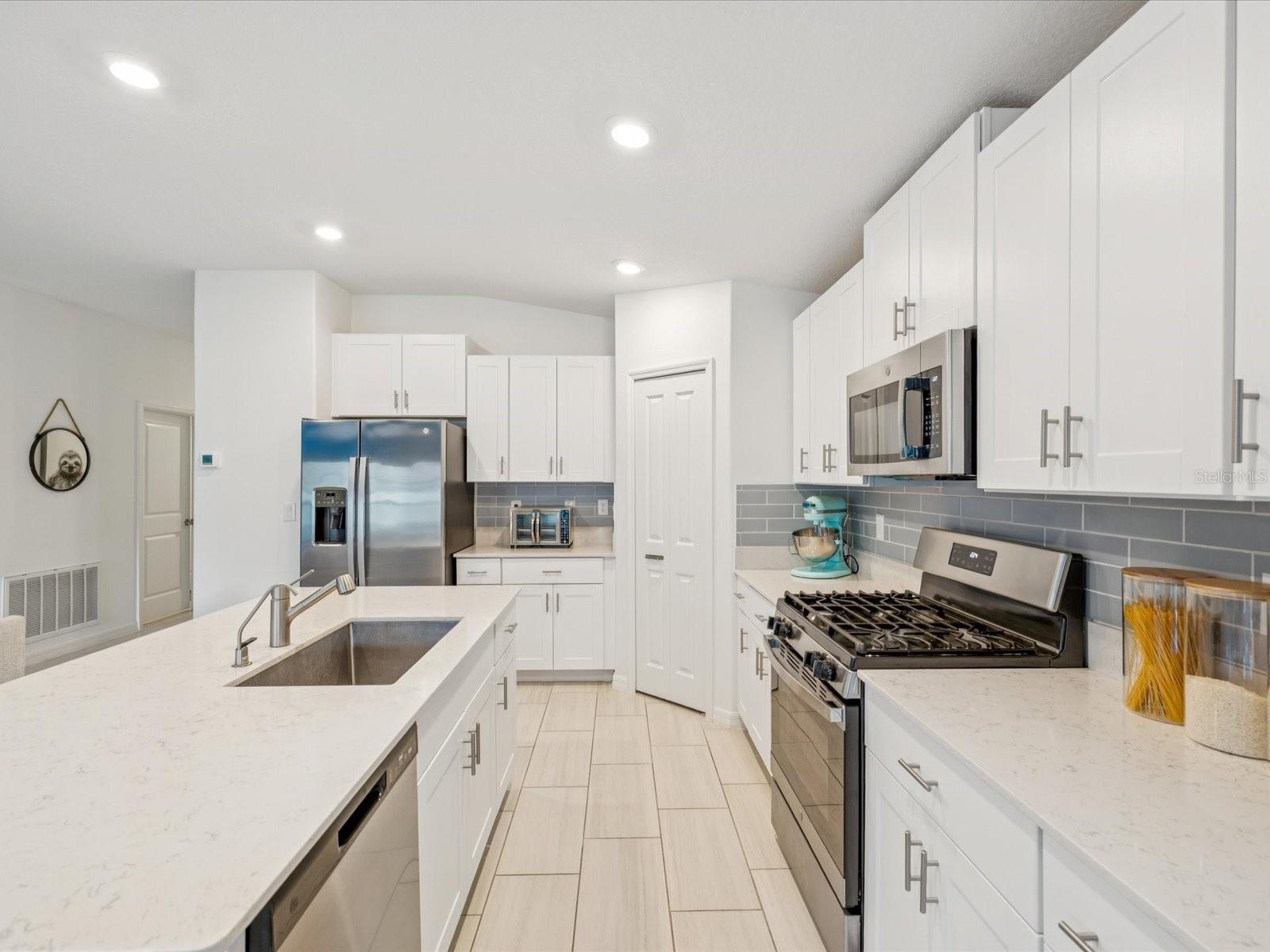Image 4 of 45 For 8775 Little Bluestem Drive