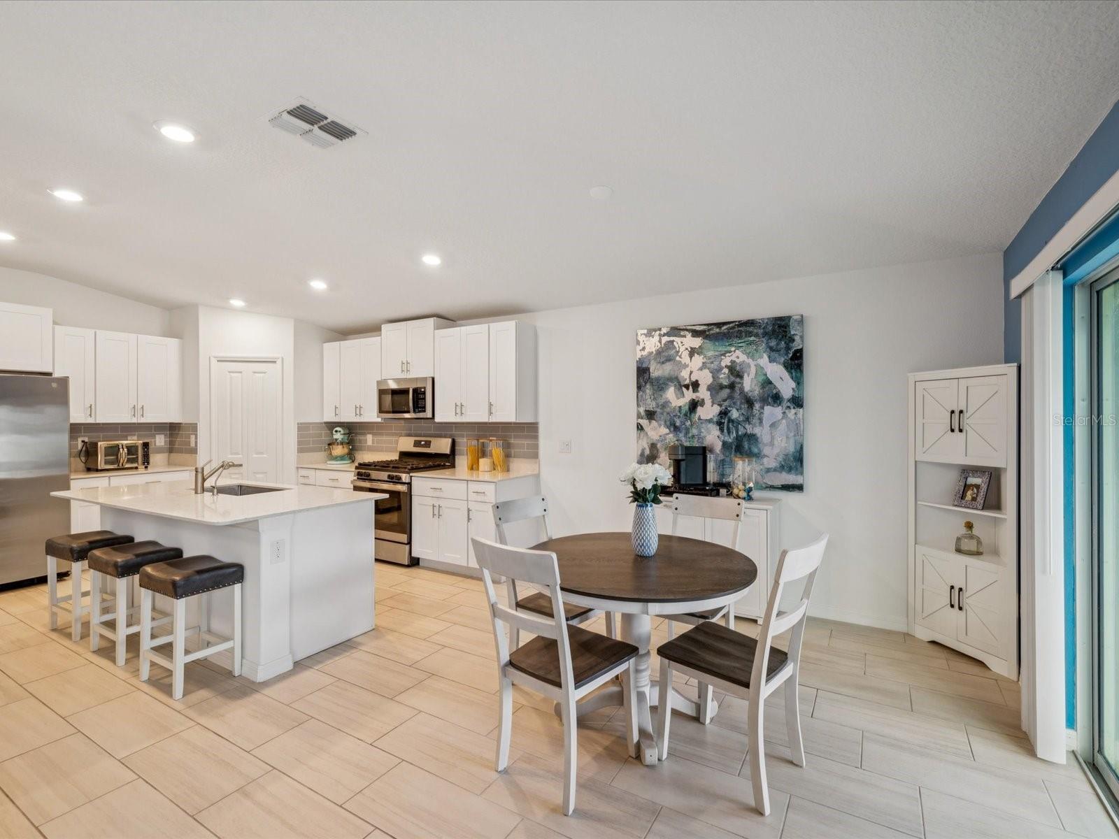Image 6 of 45 For 8775 Little Bluestem Drive