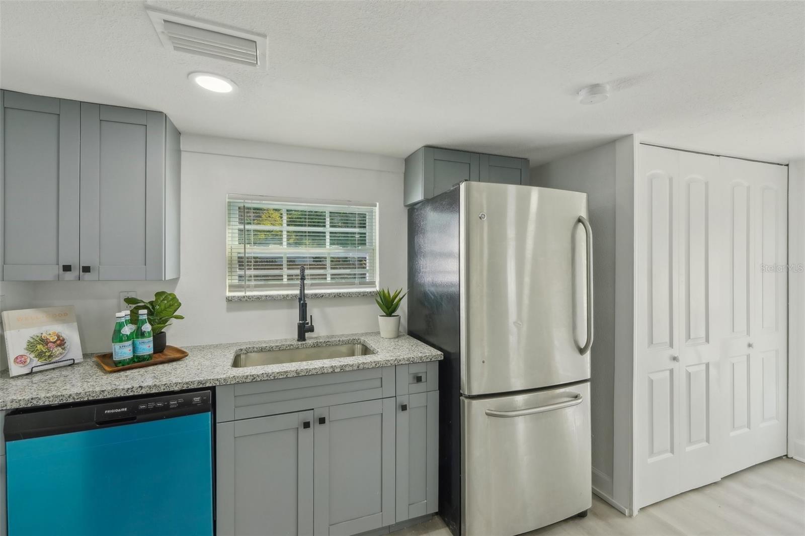 Image 12 of 27 For 2111 Ellicott Street