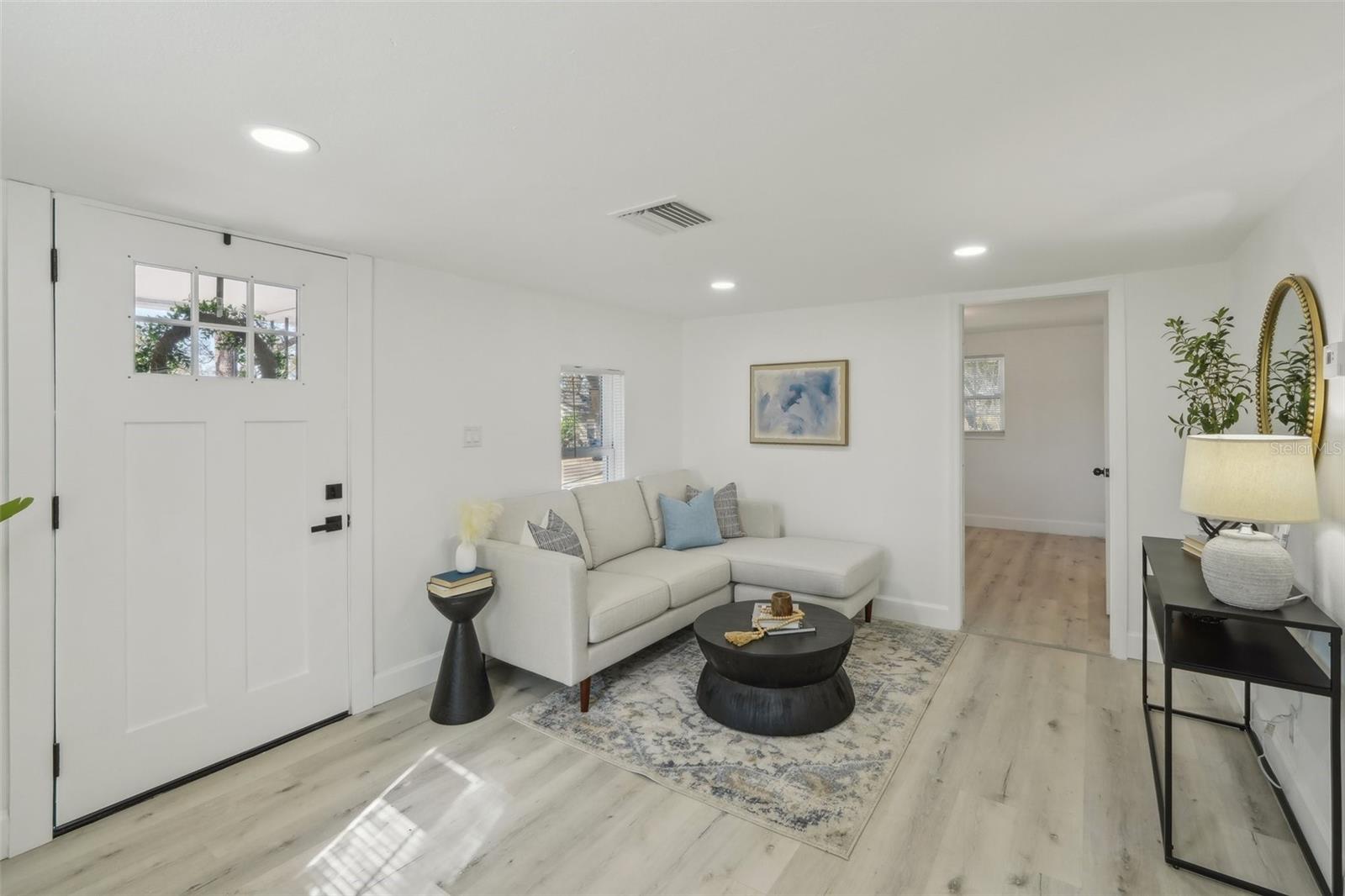 Image 6 of 27 For 2111 Ellicott Street