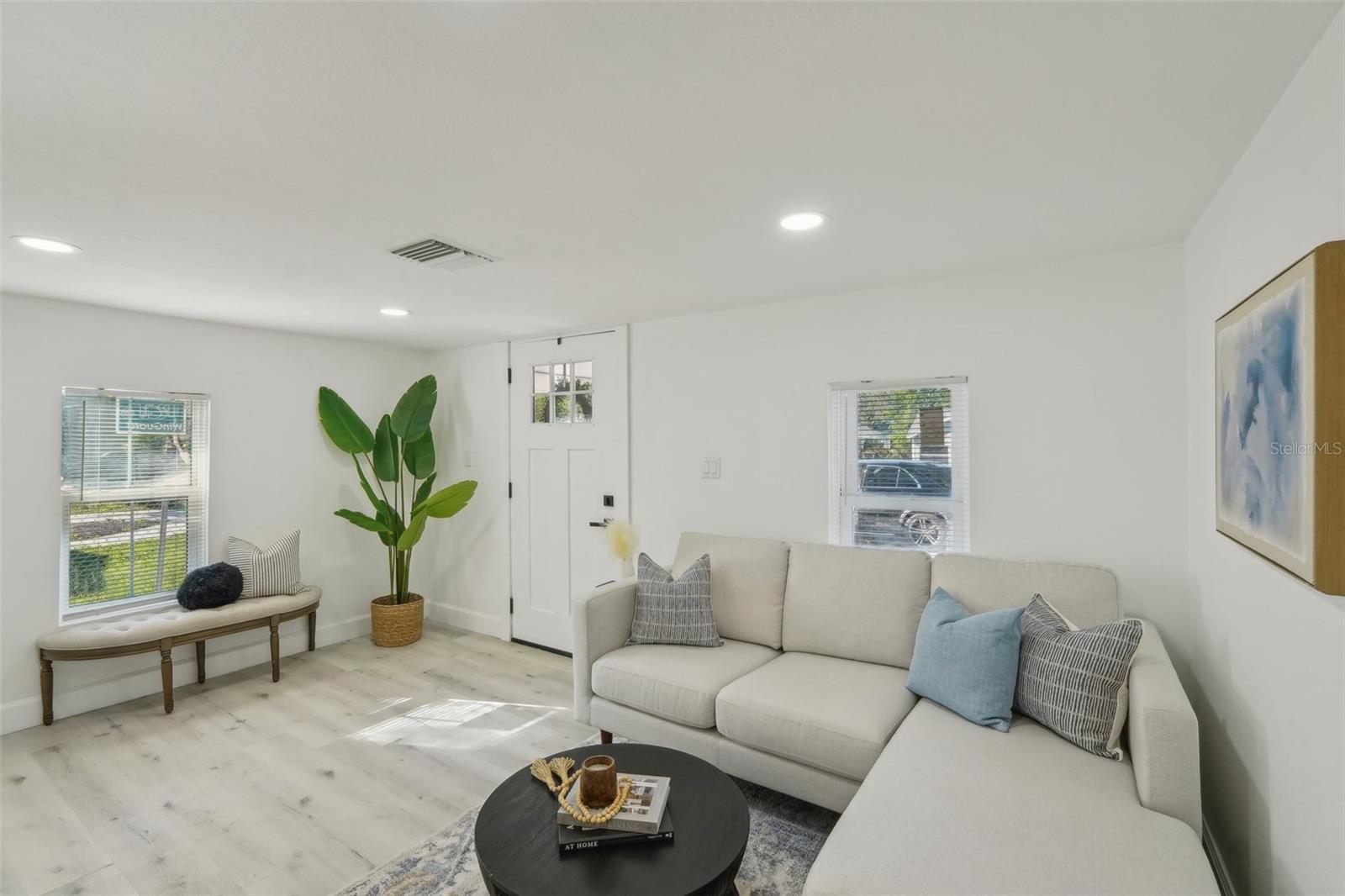 Image 7 of 27 For 2111 Ellicott Street