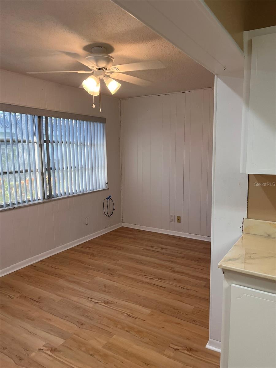 Image 13 of 32 For 11200 102nd Avenue 84