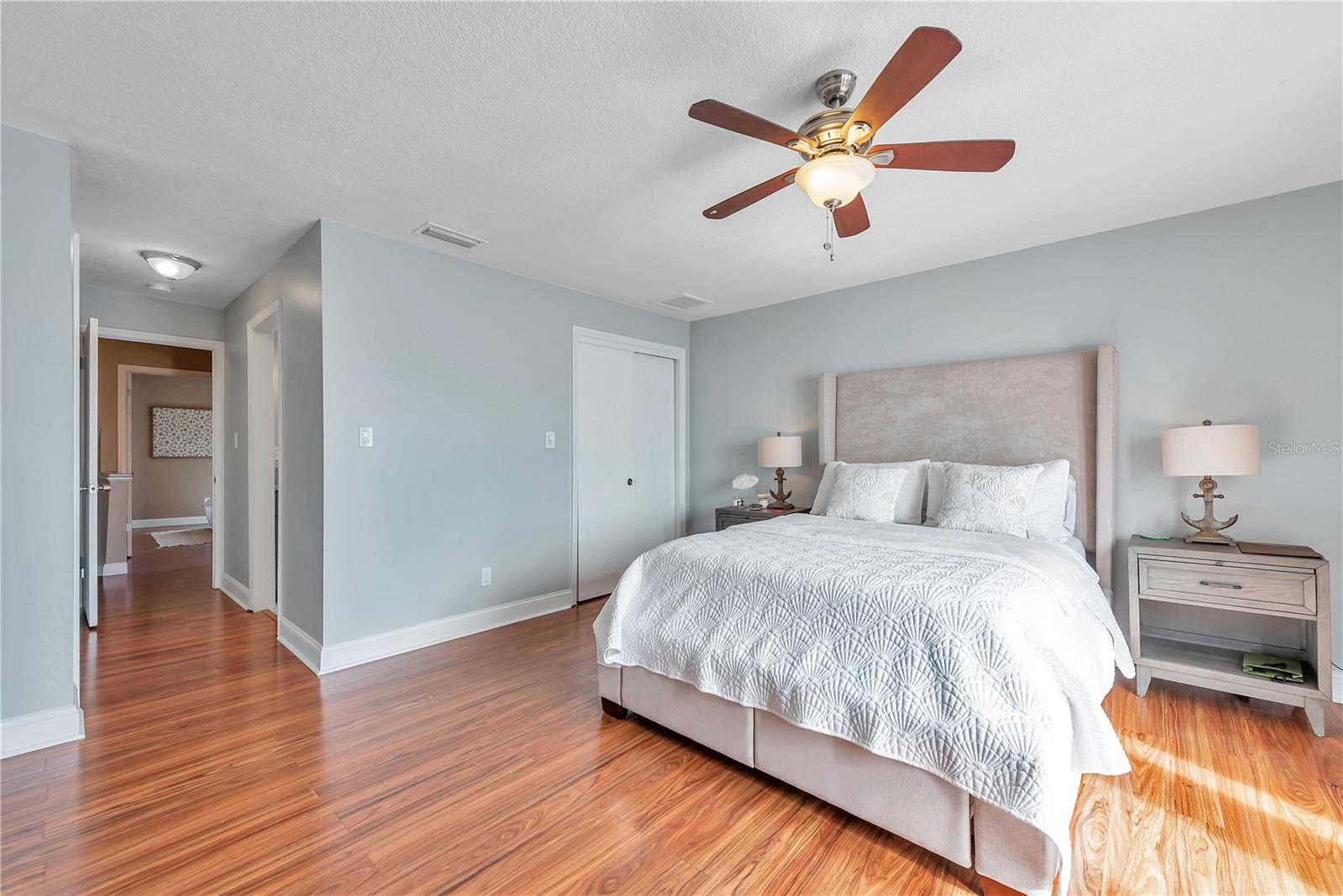 Image 17 of 45 For 5172 Coquina Key Drive Se