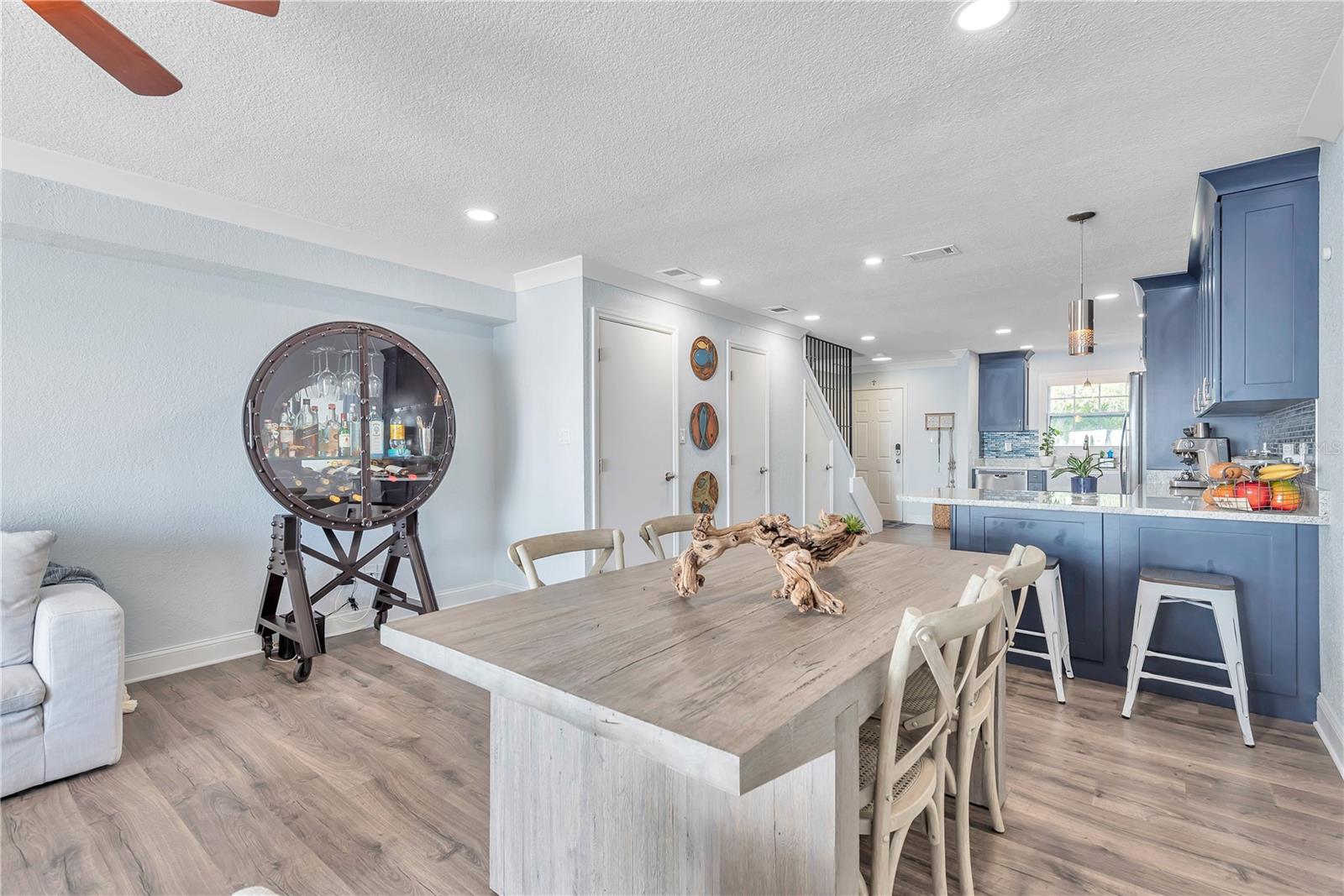 Image 6 of 45 For 5172 Coquina Key Drive Se